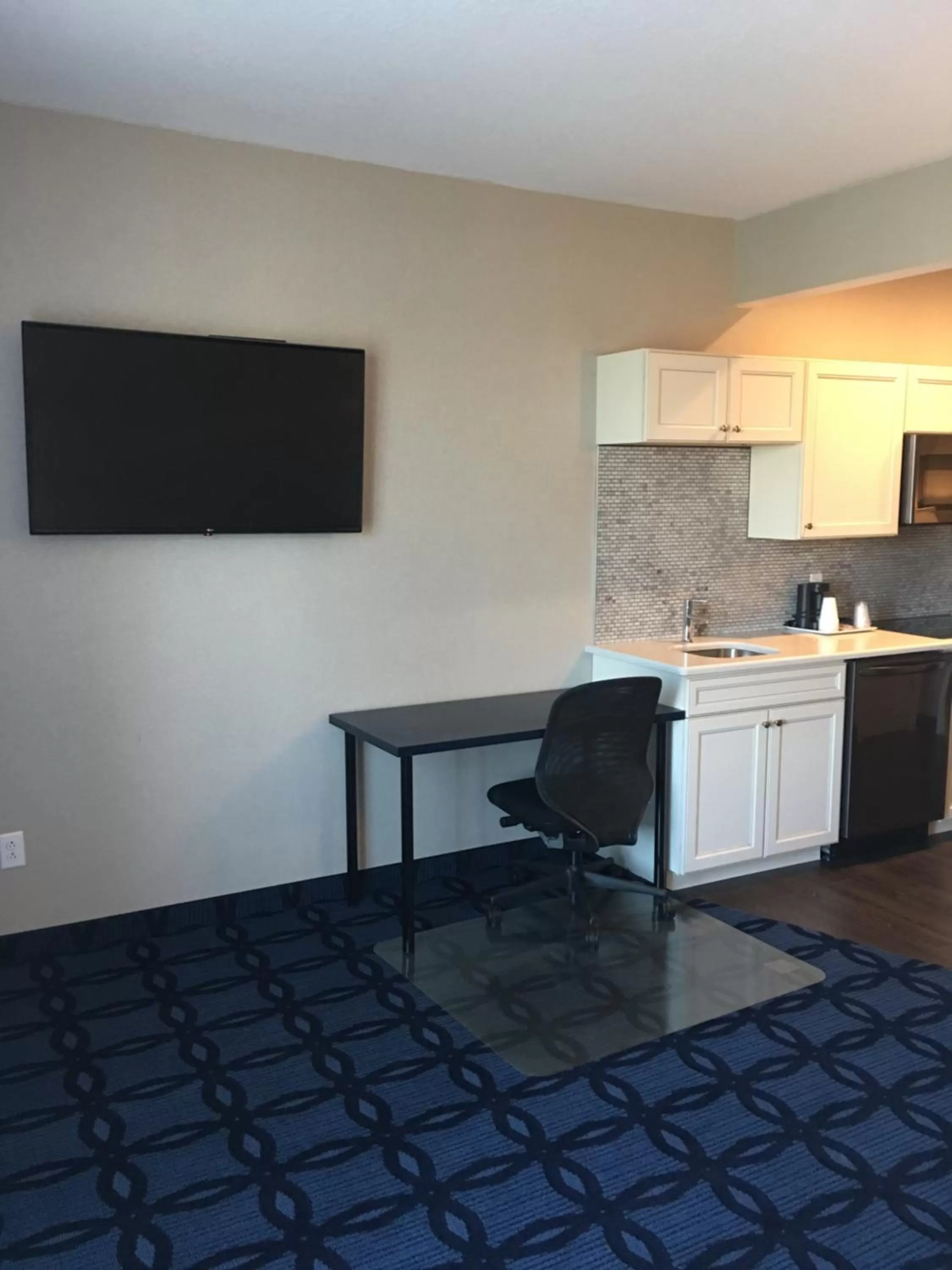 TV and multimedia in Riverside inn hannibal