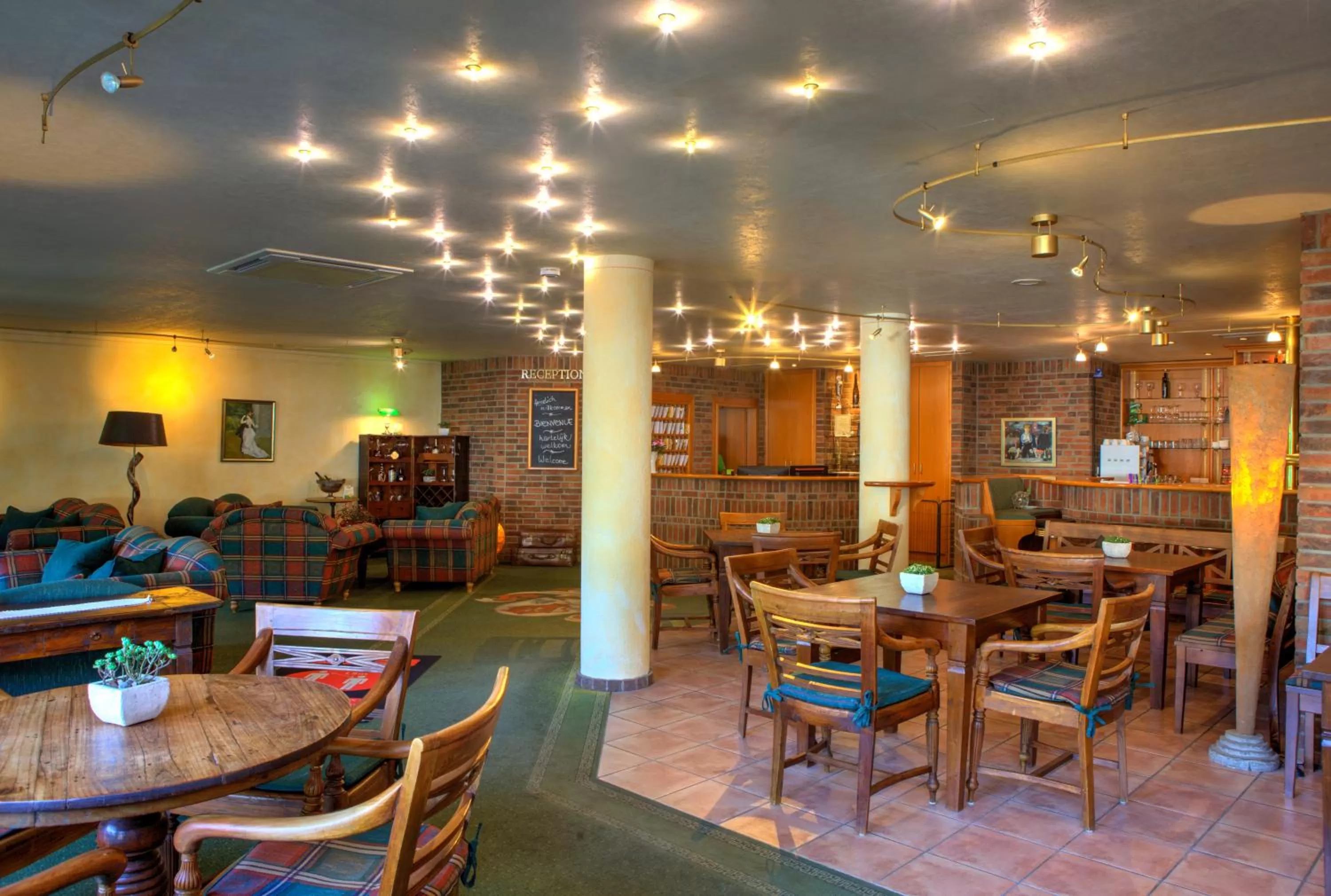 Lobby or reception in Moselromantik Hotel Am Panoramabogen