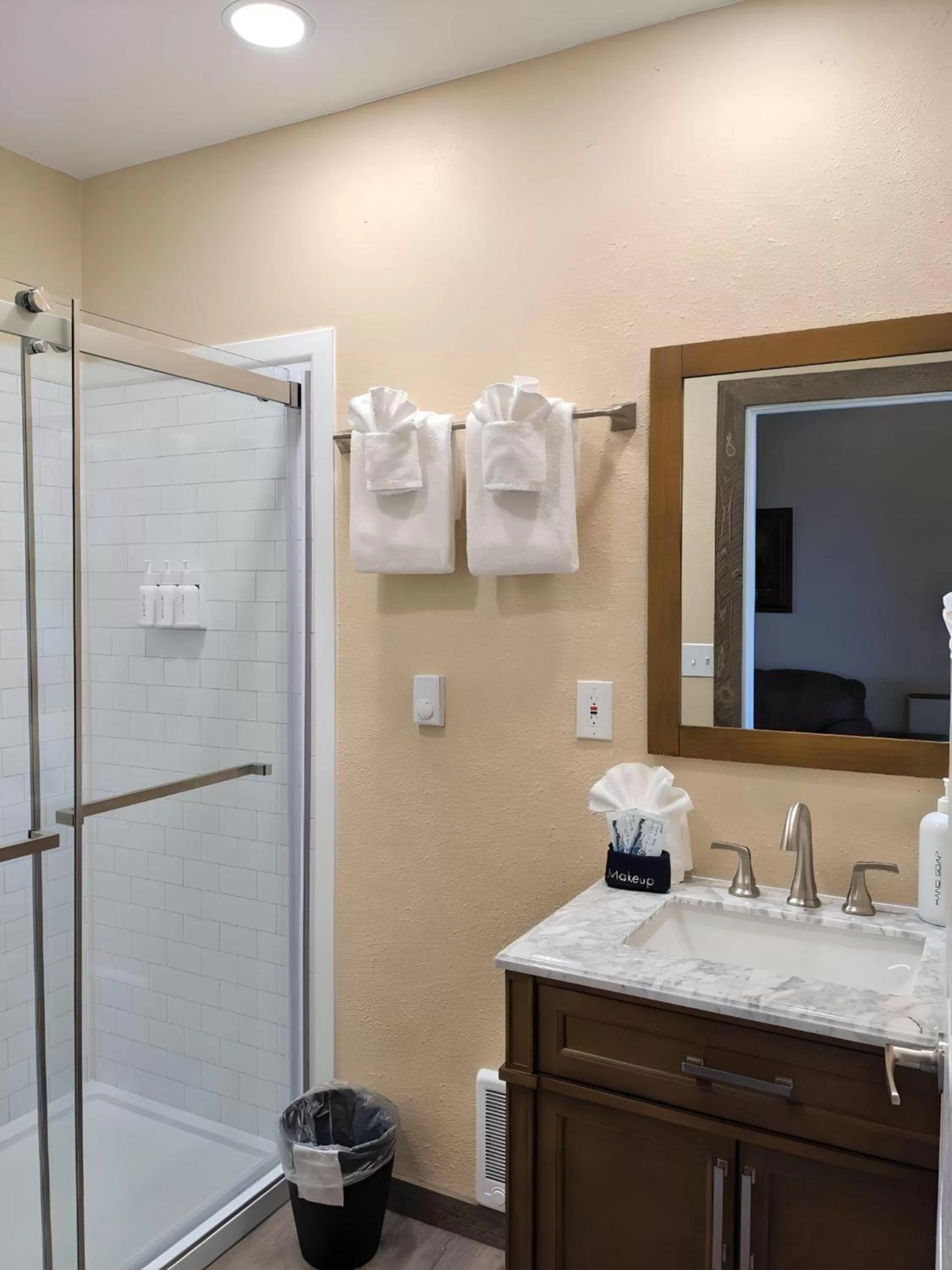 Shower, Bathroom in Wanderlust Inn