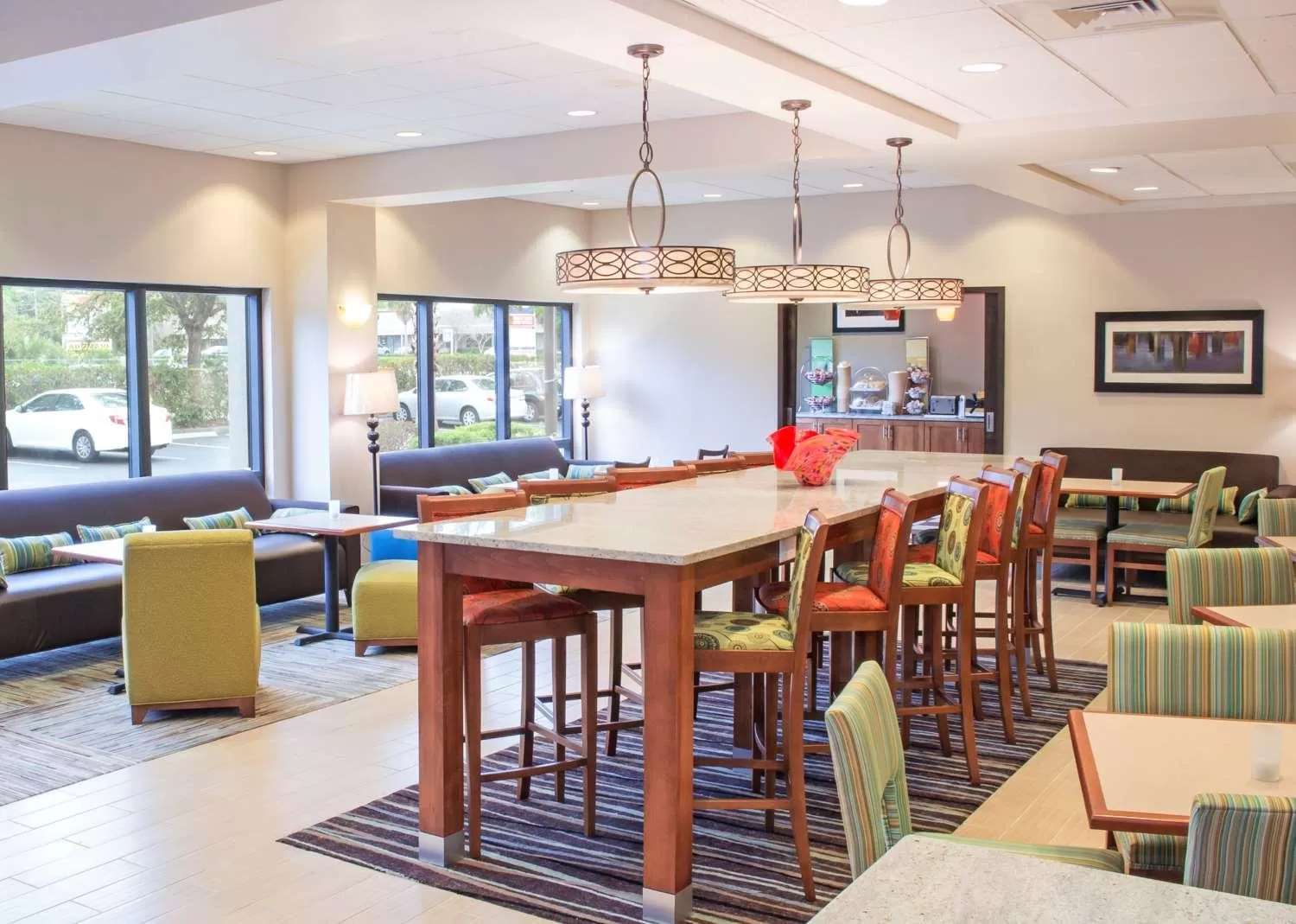 Dining area in Hampton Inn Tampa-Veterans Expressway