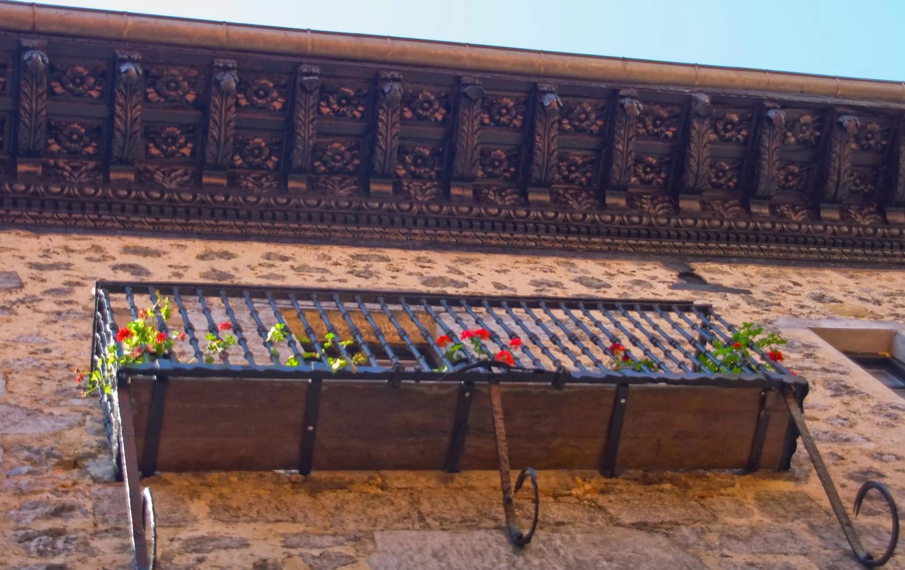 Facade/entrance in Hotel Palacio Oxangoiti