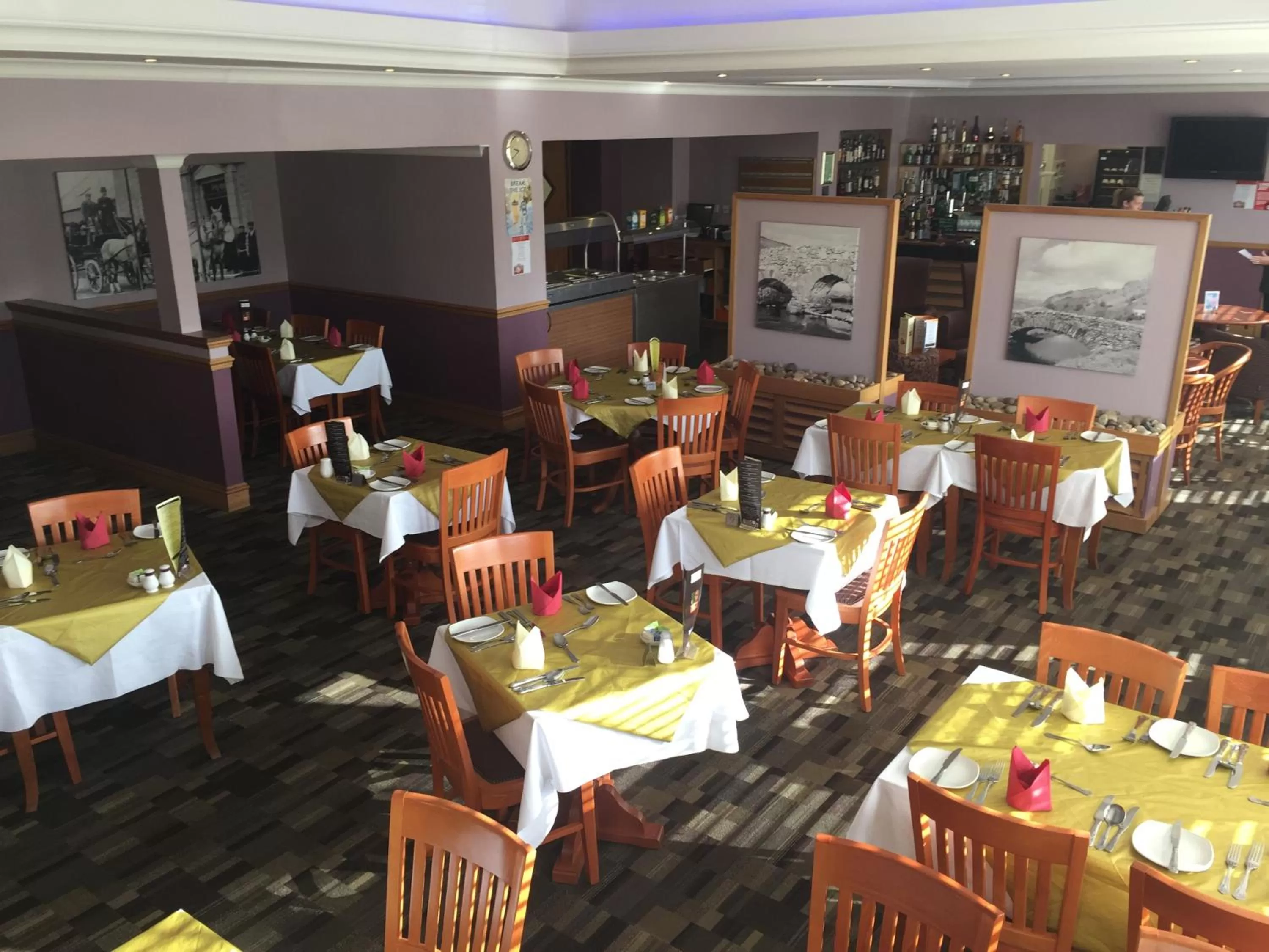 Restaurant/places to eat in Buchan Hotel