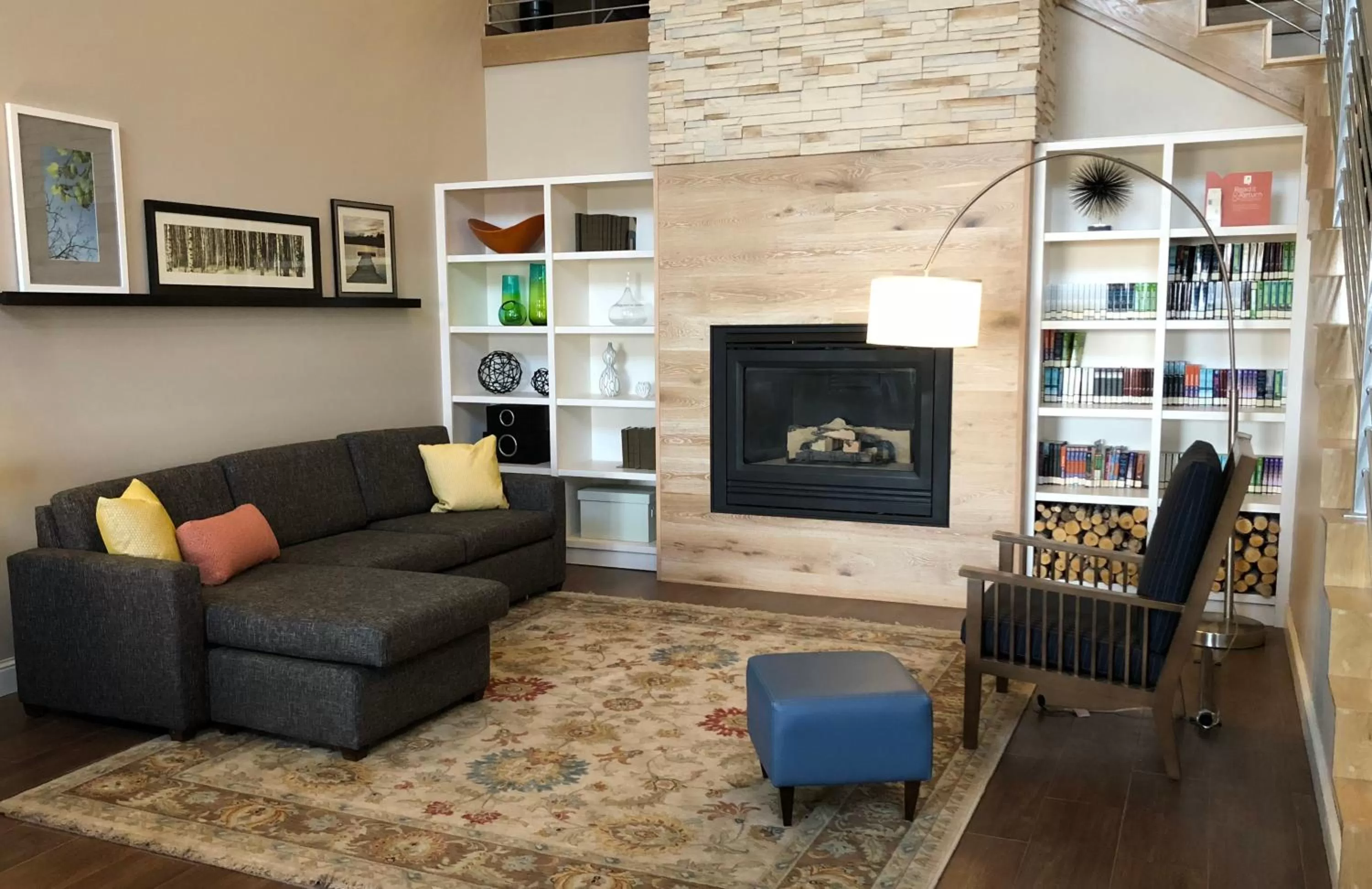 Library in Country Inn & Suites by Radisson, Rapid City, SD