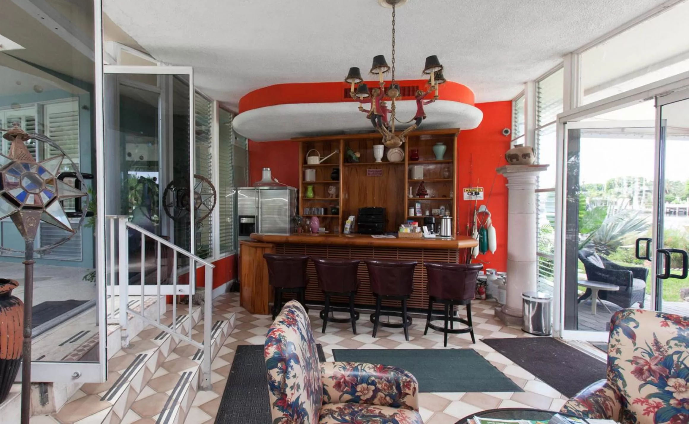 Spring in Manhattan Tower Apartment Hotel