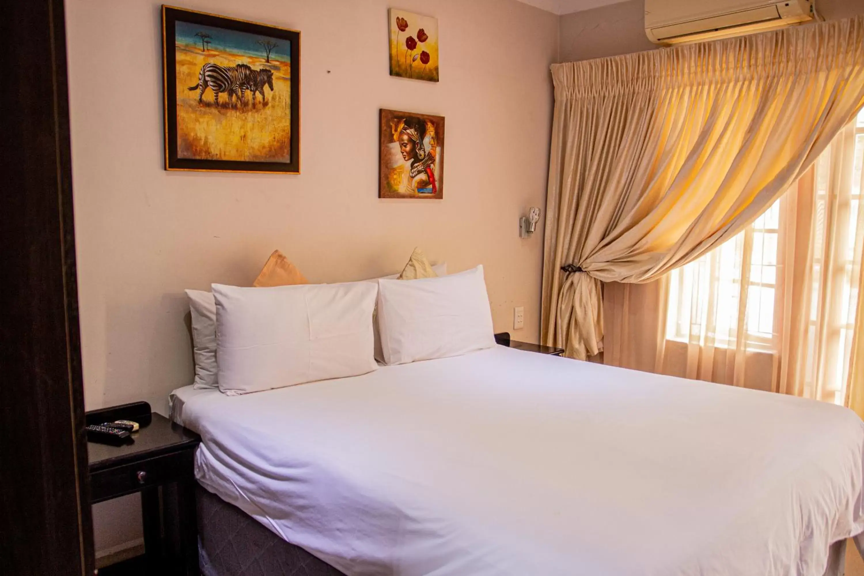 Standard Queen Room in Thembelihle B&B Standard Queen Room in Thembelihle B&B