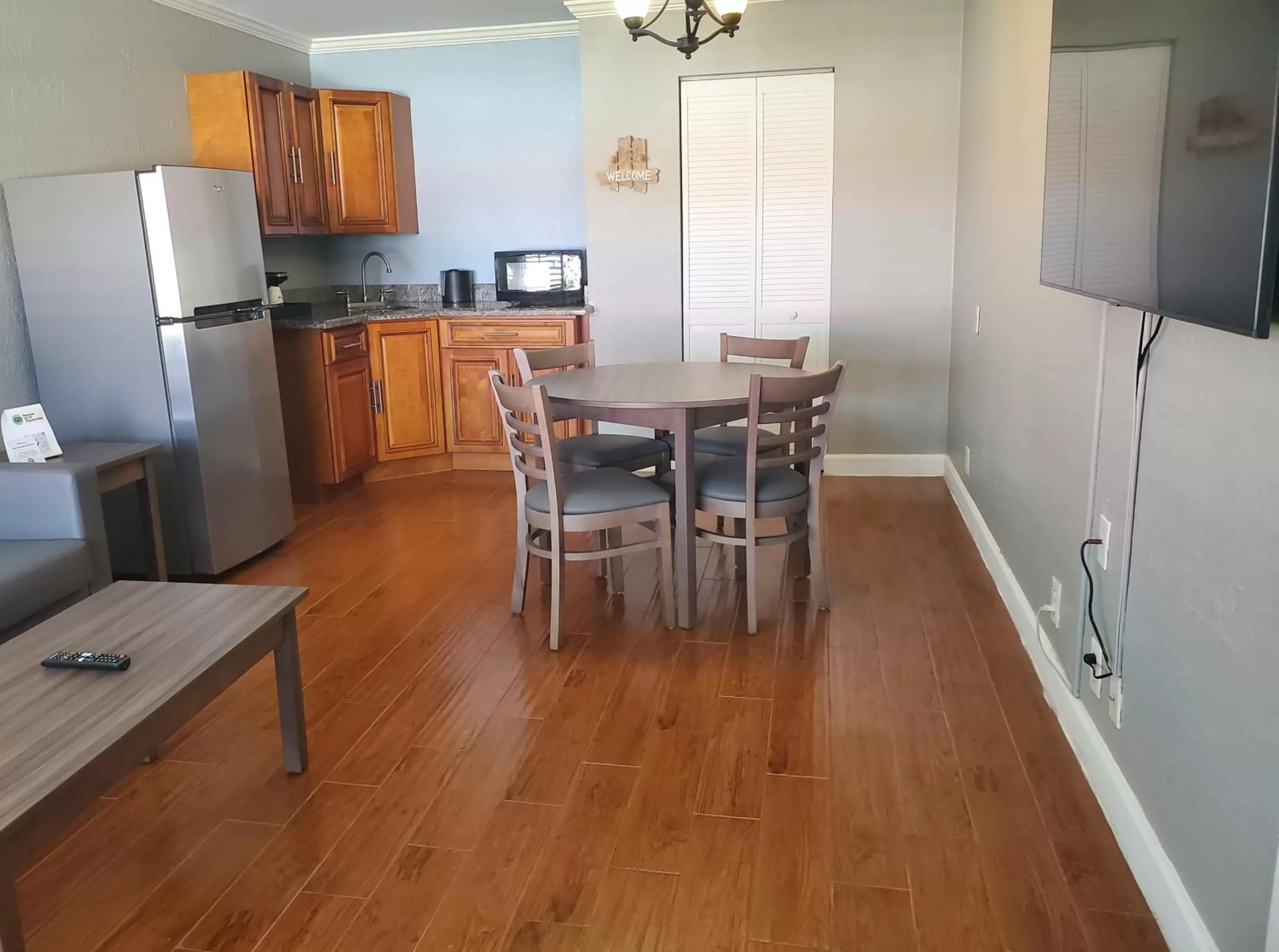 Kitchen or kitchenette in Vero Beach Inn & Suites Vero Beach I-95