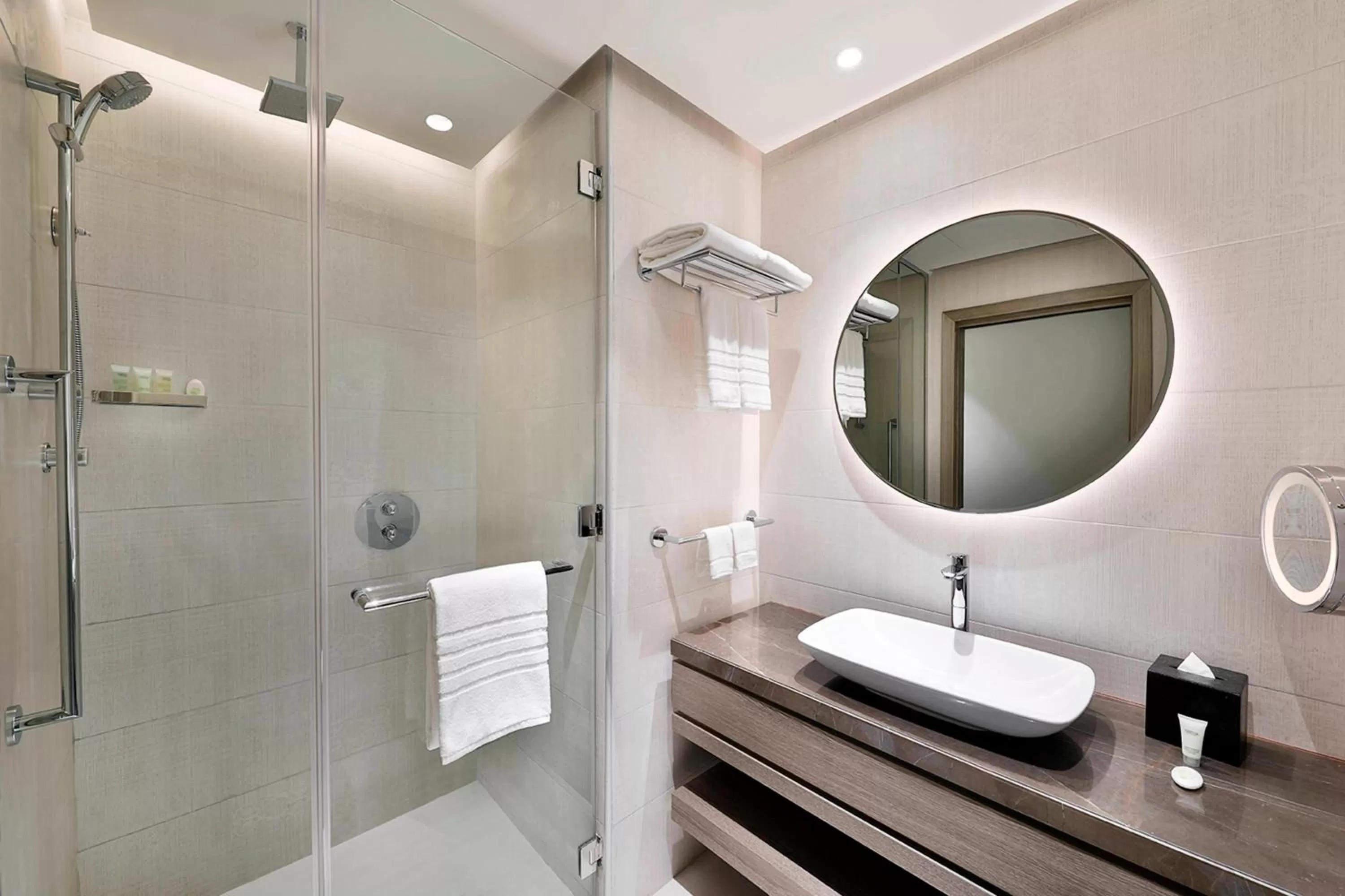 Bathroom in Courtyard by Marriott Dubai, Al Barsha