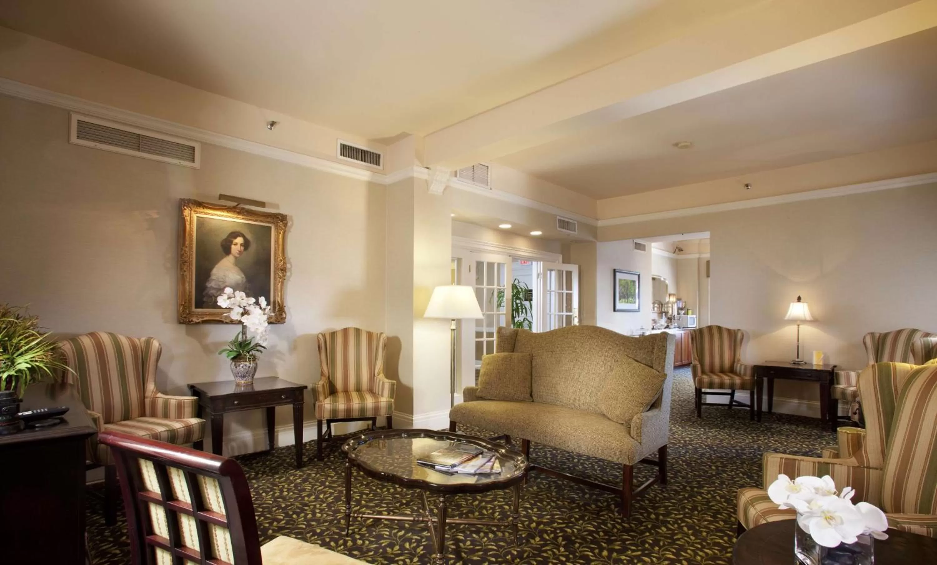 Living room in The Seelbach Hilton Louisville