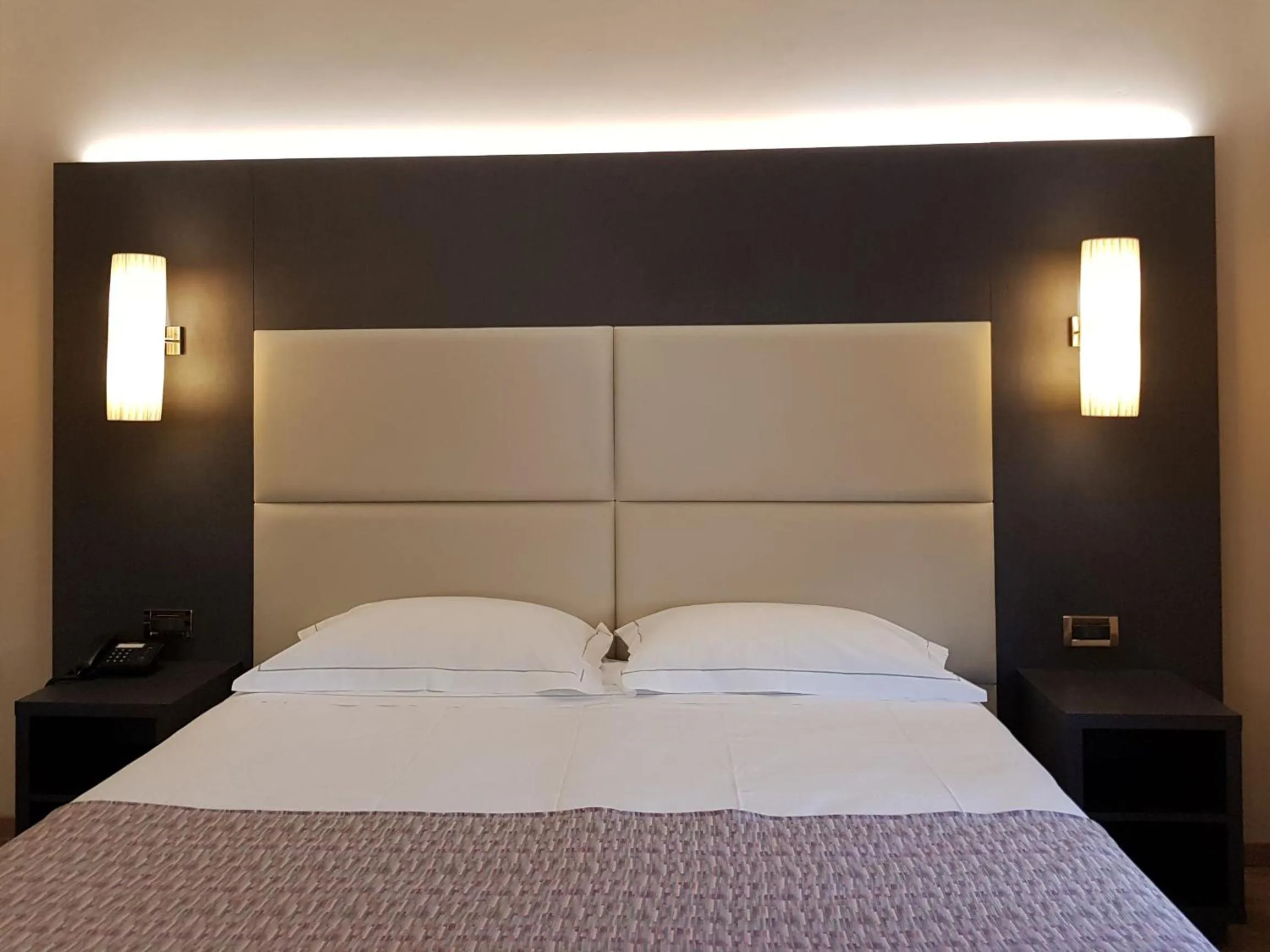 Deluxe Double or Twin Room in Astra Hotel