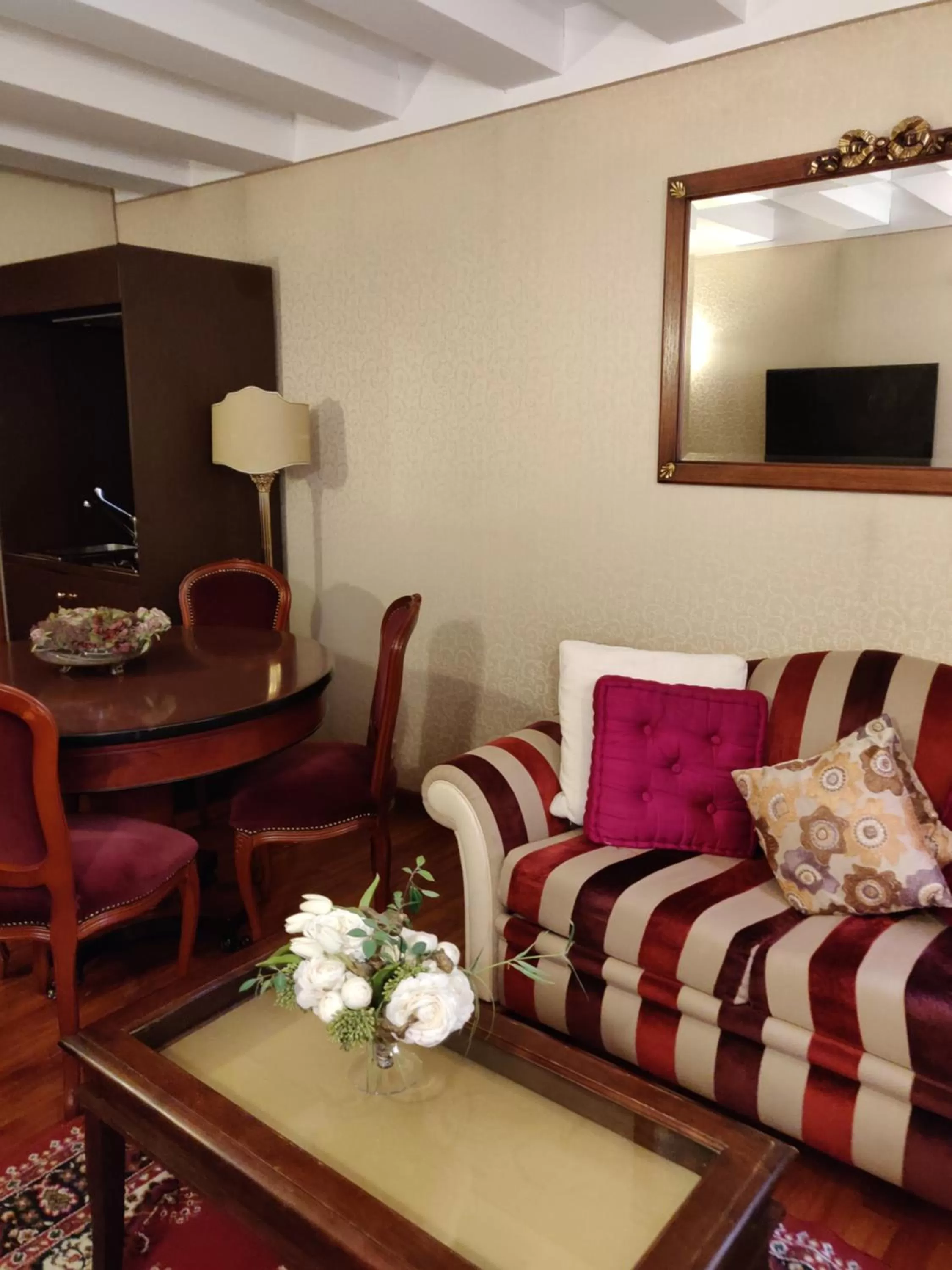 Seating area in Hotel Ca' Marinella