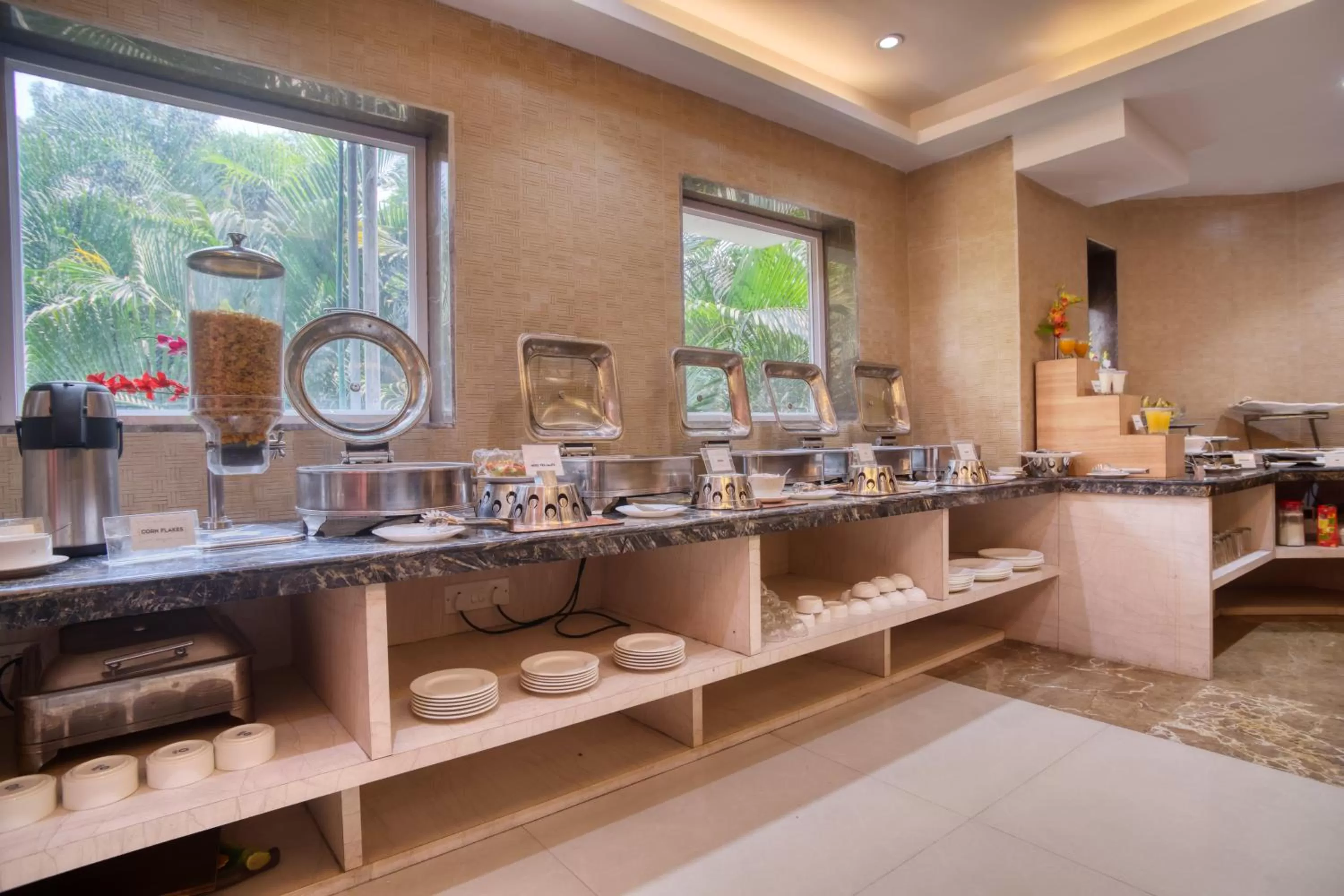 Food and drinks in Roland Hotel