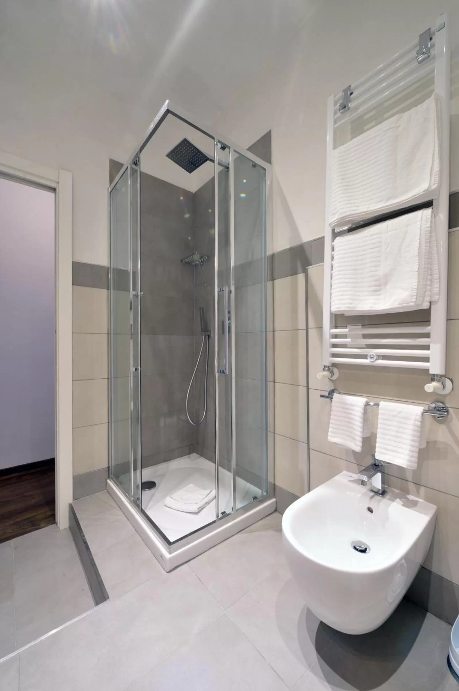 Bathroom in Star Vatican Rooms