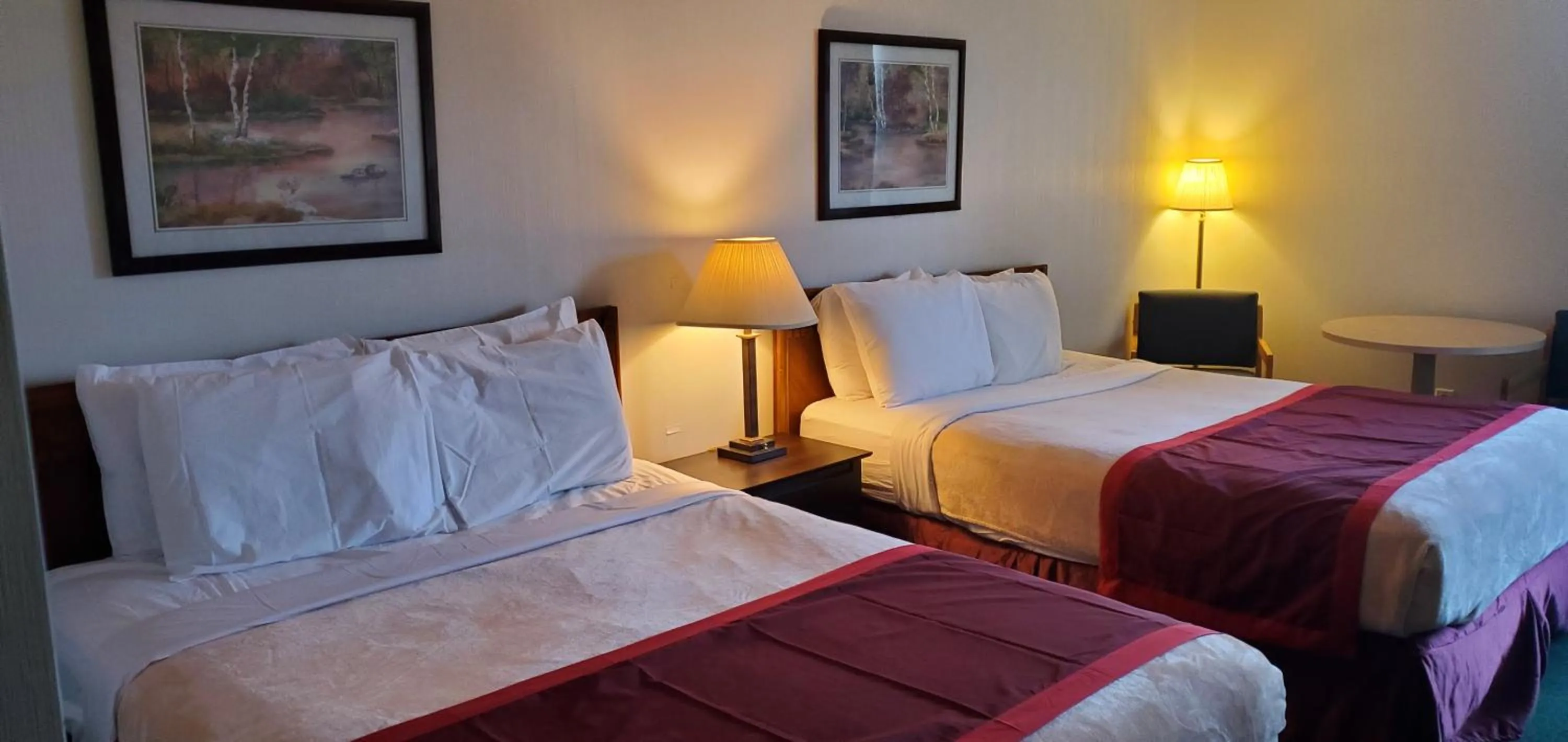 Bedroom, Bed in Bellis Inn