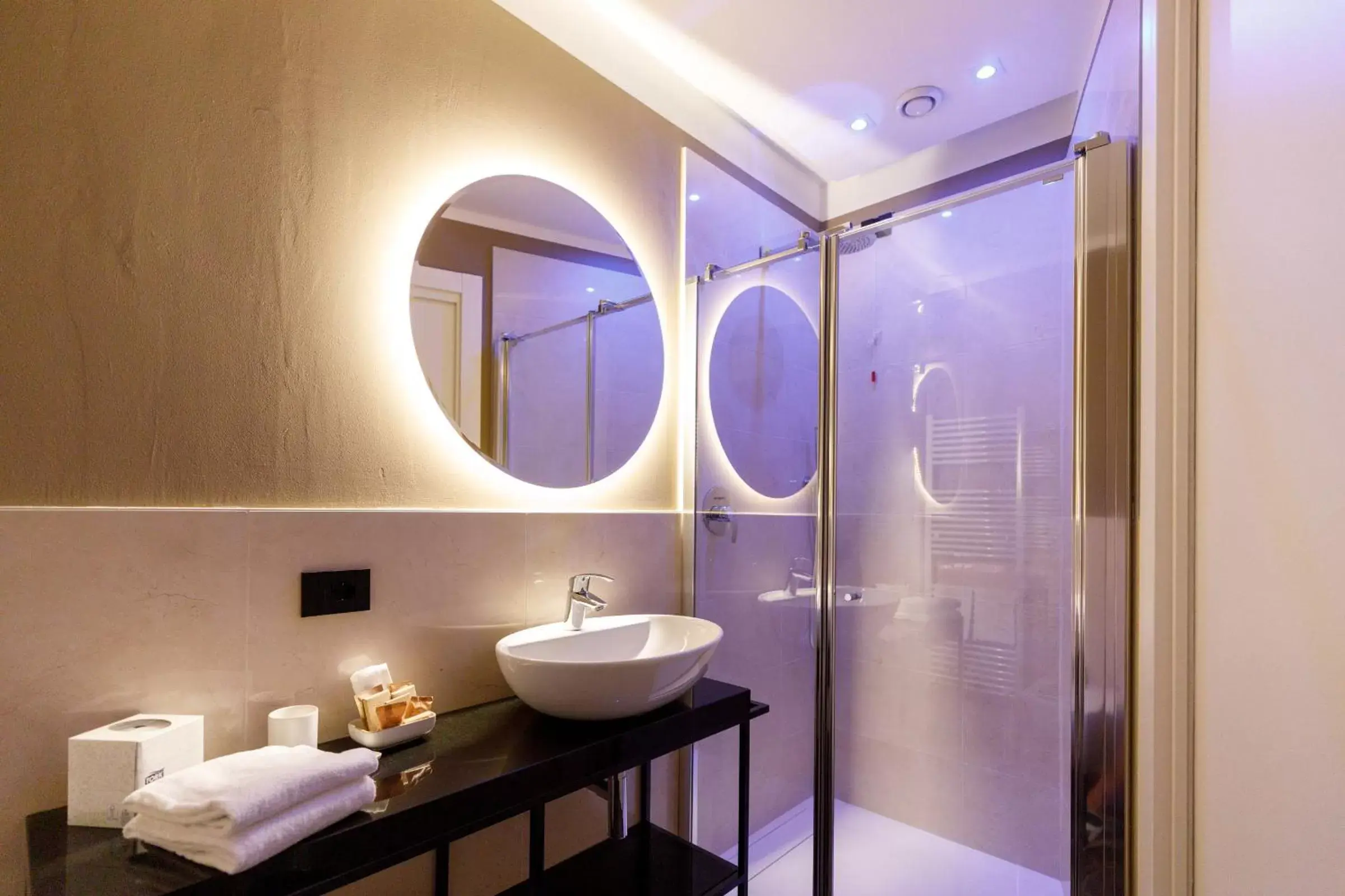 Room with Terrace with Lake View in Art Hotel Ventaglio Room with Terrace with Lake View in Art Hotel Ventaglio