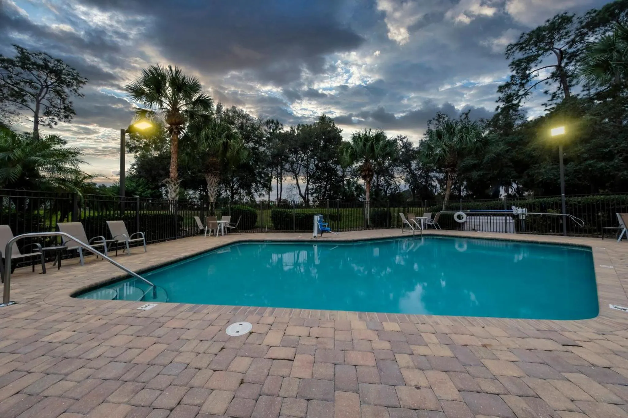 Swimming pool in Red Roof Inn Tampa - Brandon