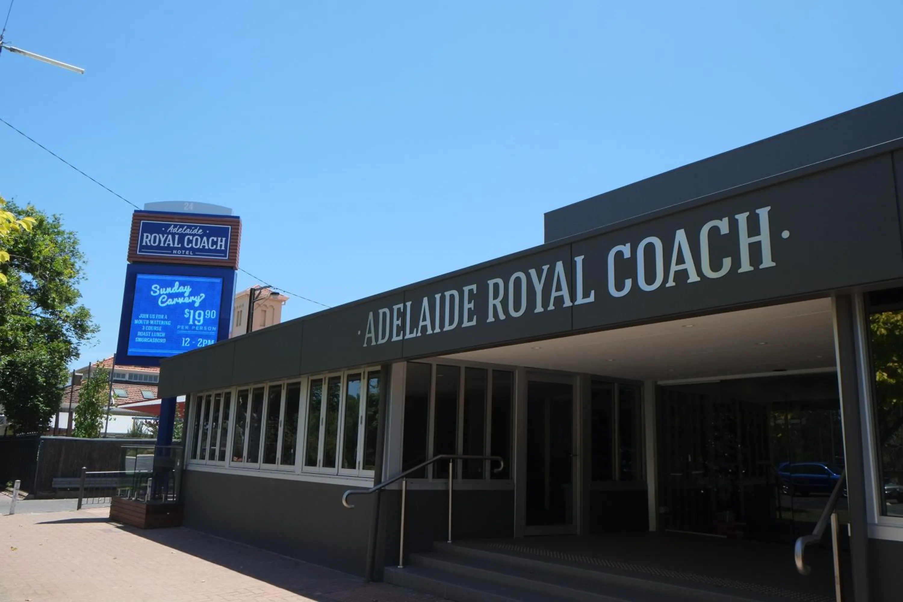 Facade/entrance in Adelaide Royal Coach