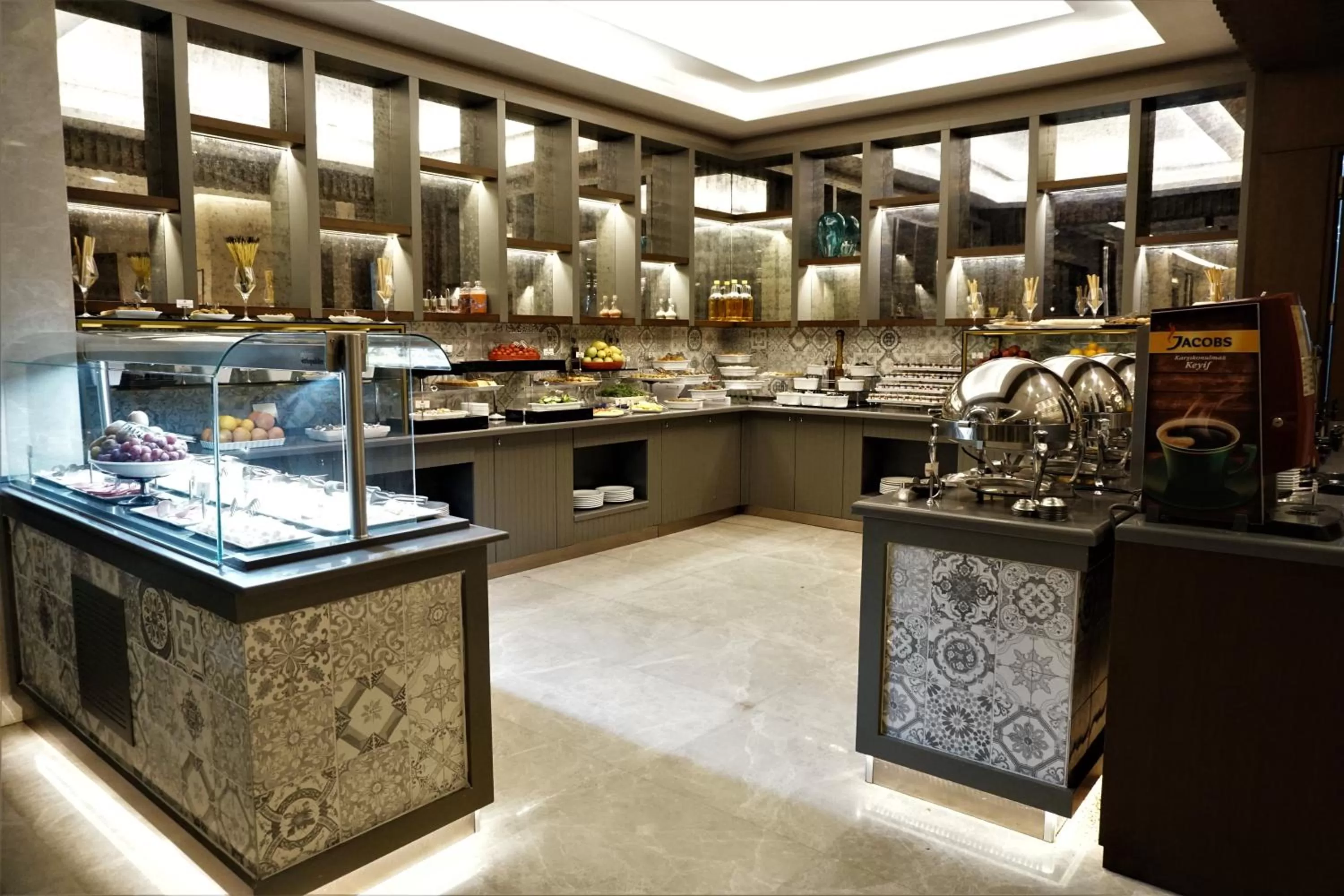 Restaurant/places to eat in Ramada By Wyndham Nilufer Bursa