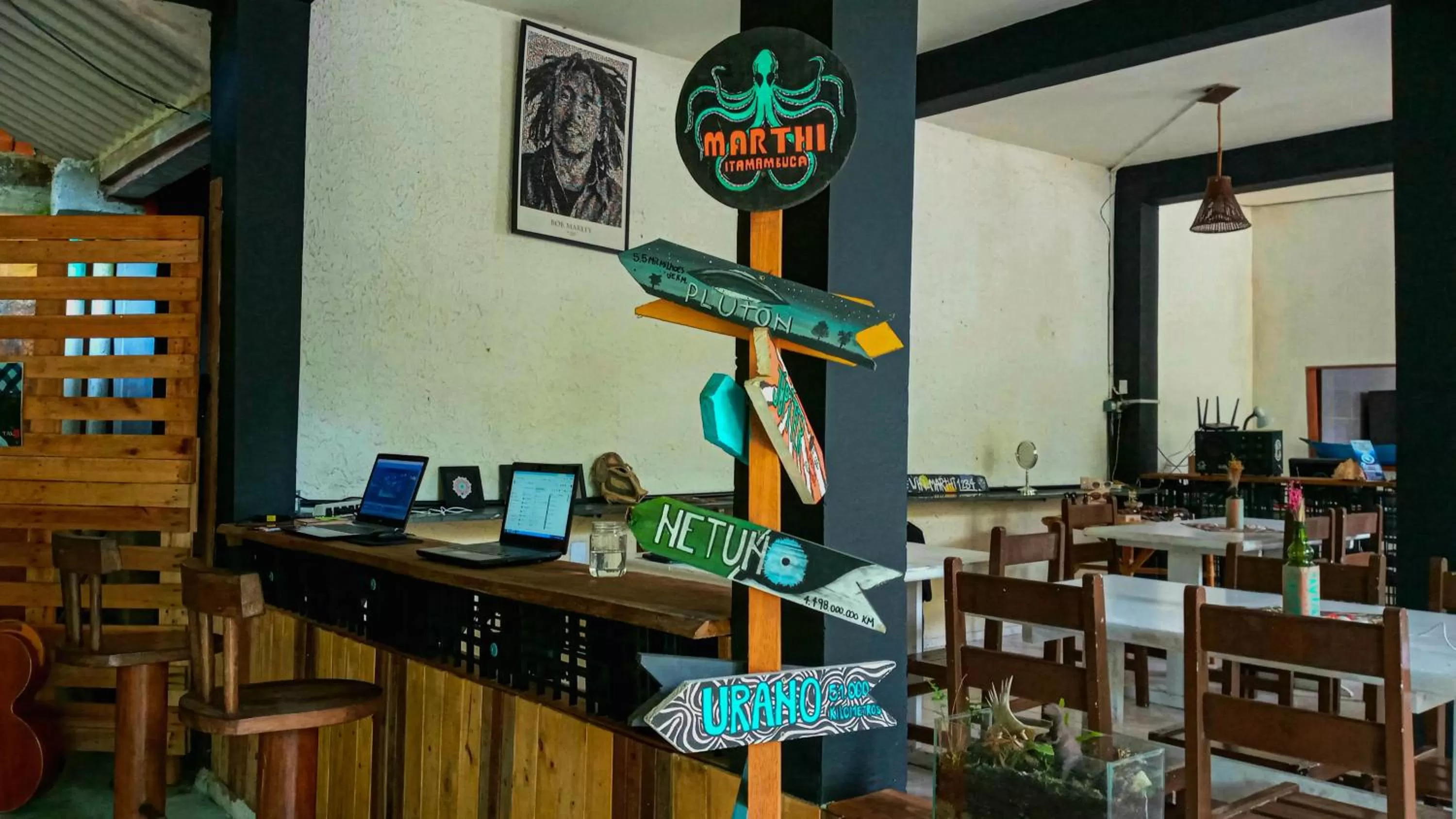 Restaurant/Places to Eat in Pousada e Hostel Marthi