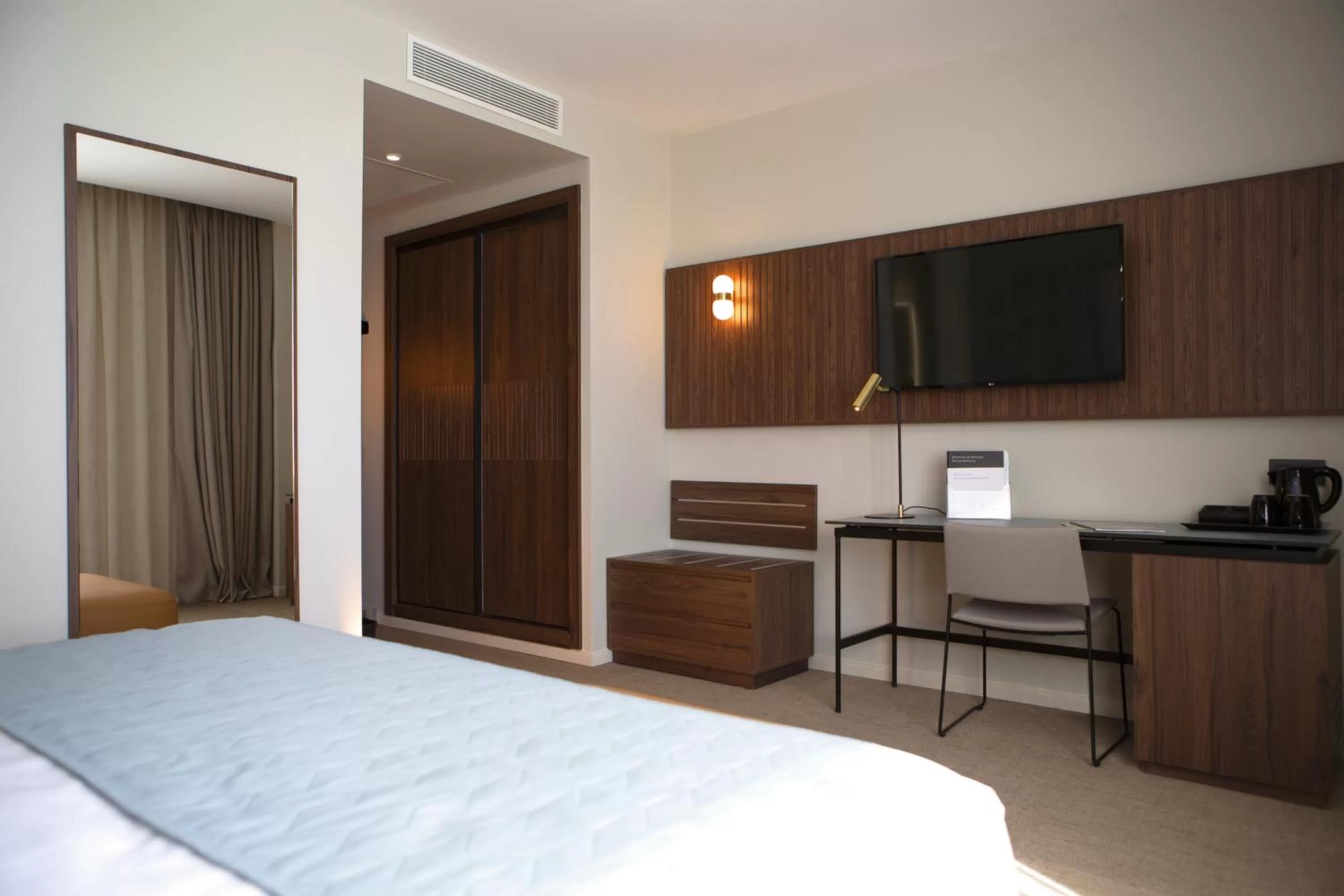 TV and multimedia, Bed in Riu Plaza España