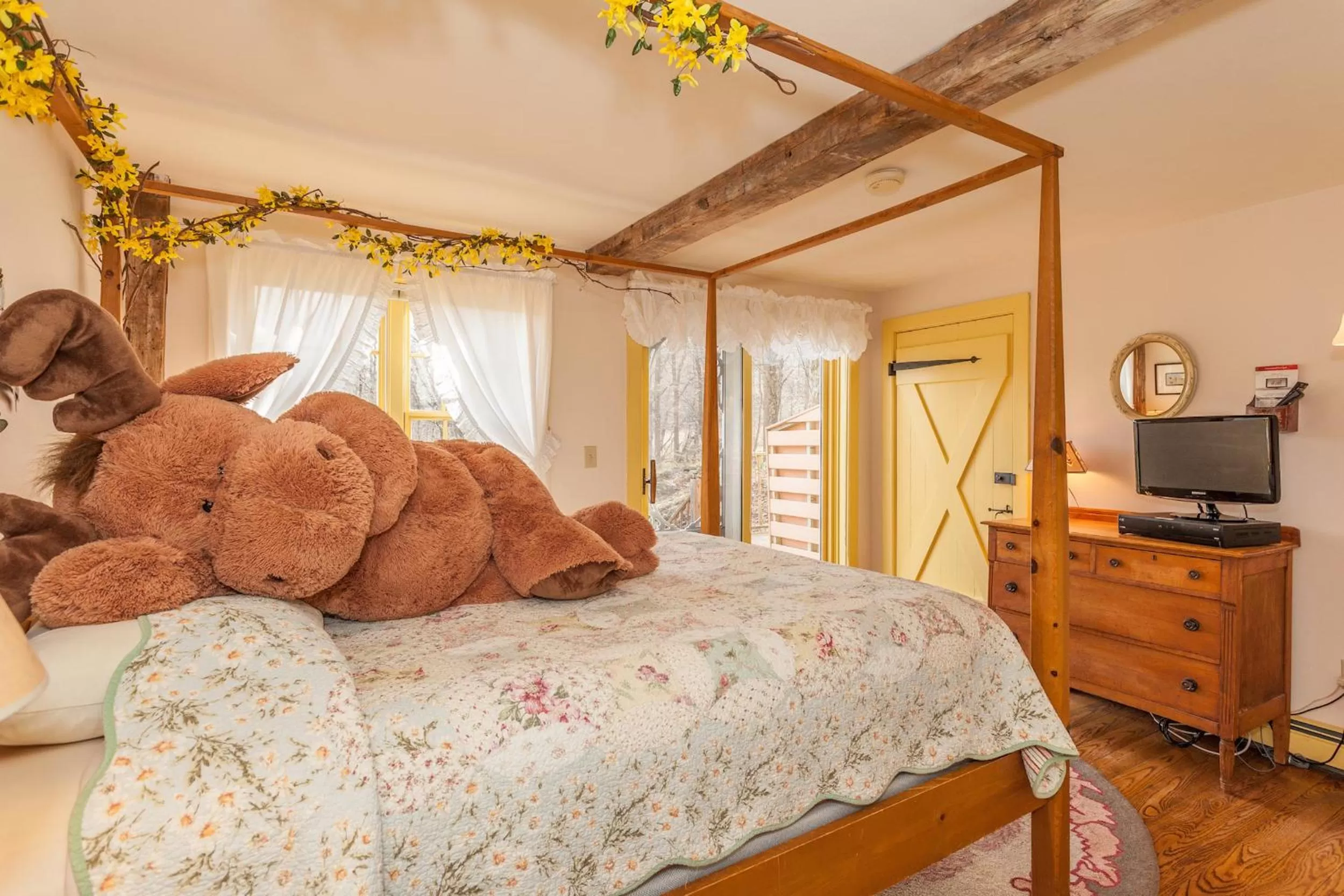 Decorative detail, Bed in Inn at Buck Hollow Farm