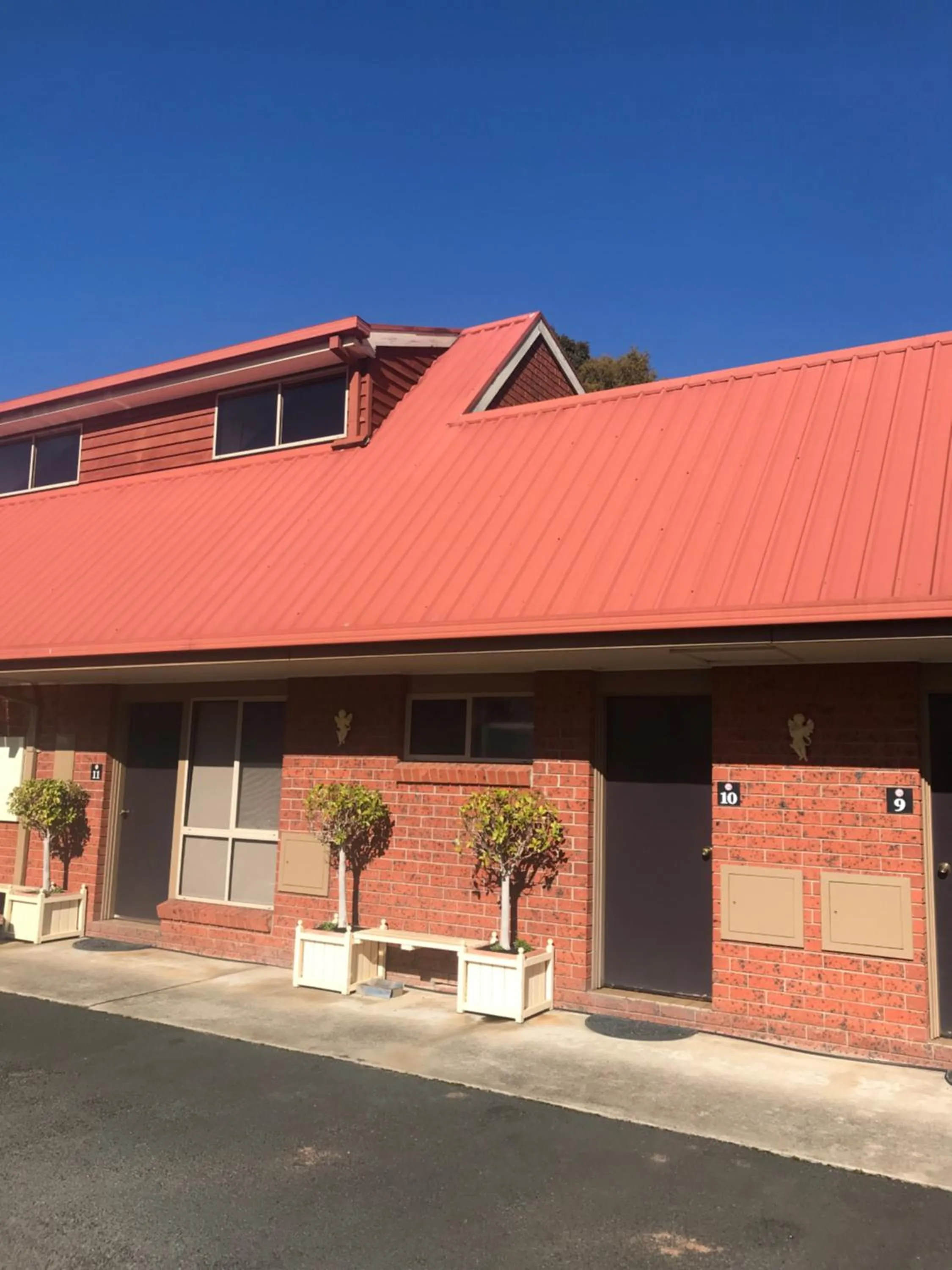 Property building in AAt 28 Goldsmith Motel