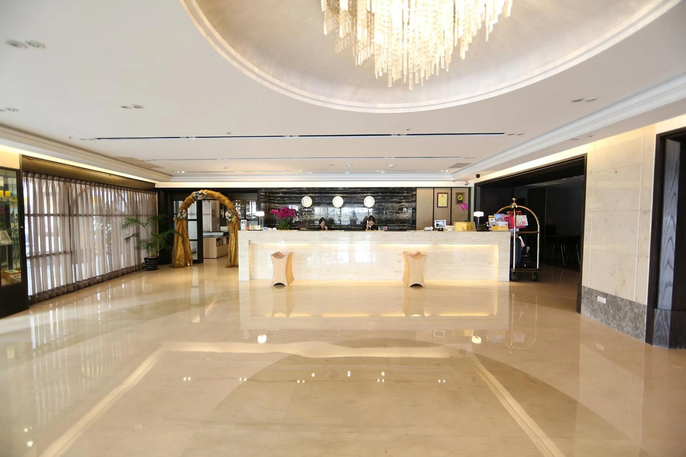 Lobby or reception in Grand Earl Hotel