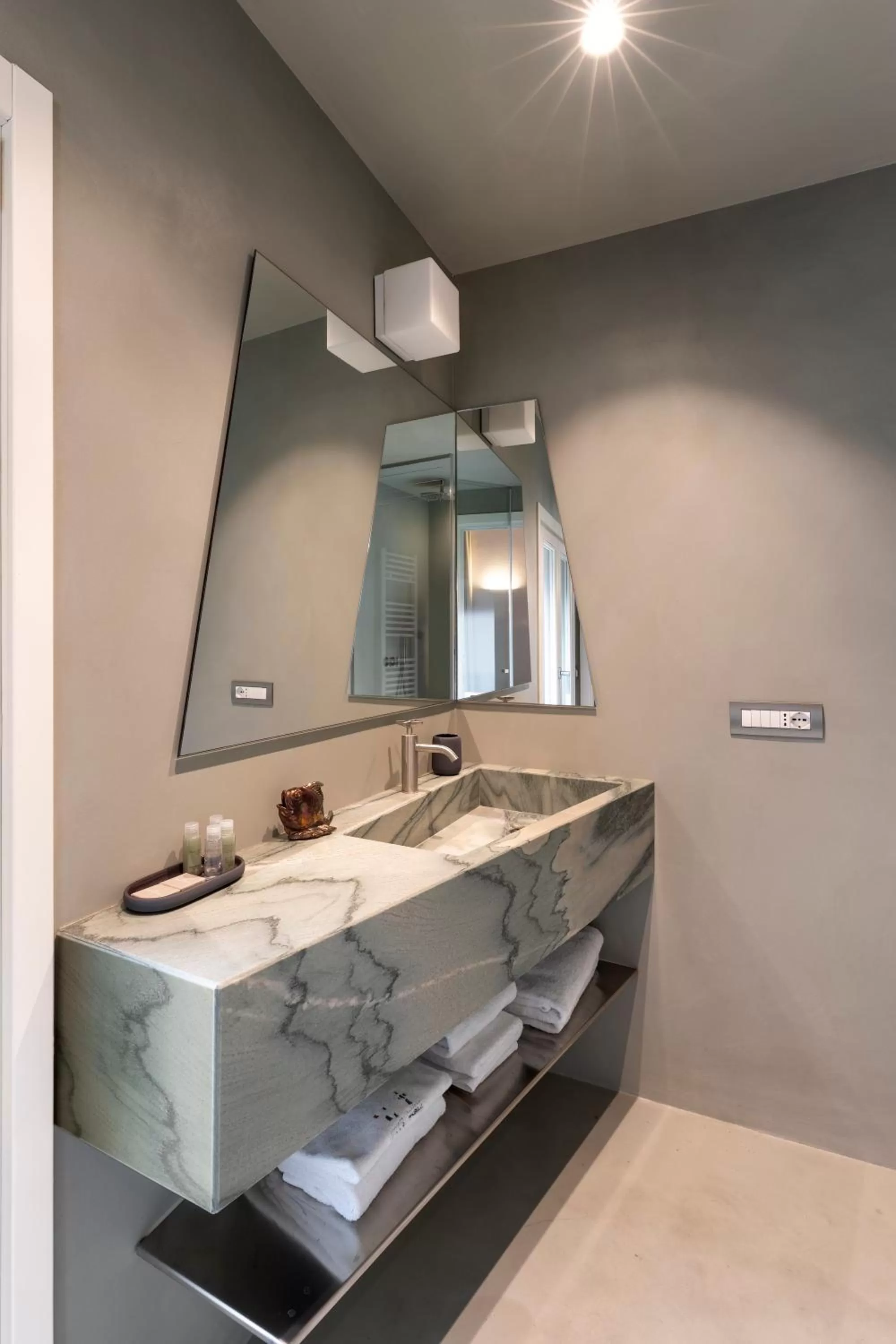 Bathroom in Palazzo Calò