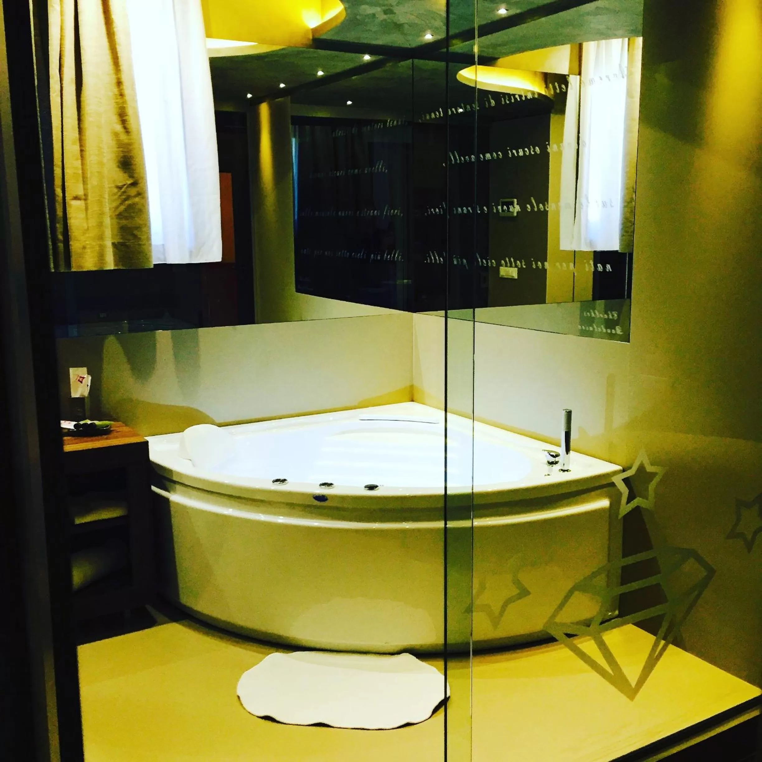 Hot Tub in Hotel Smeraldo