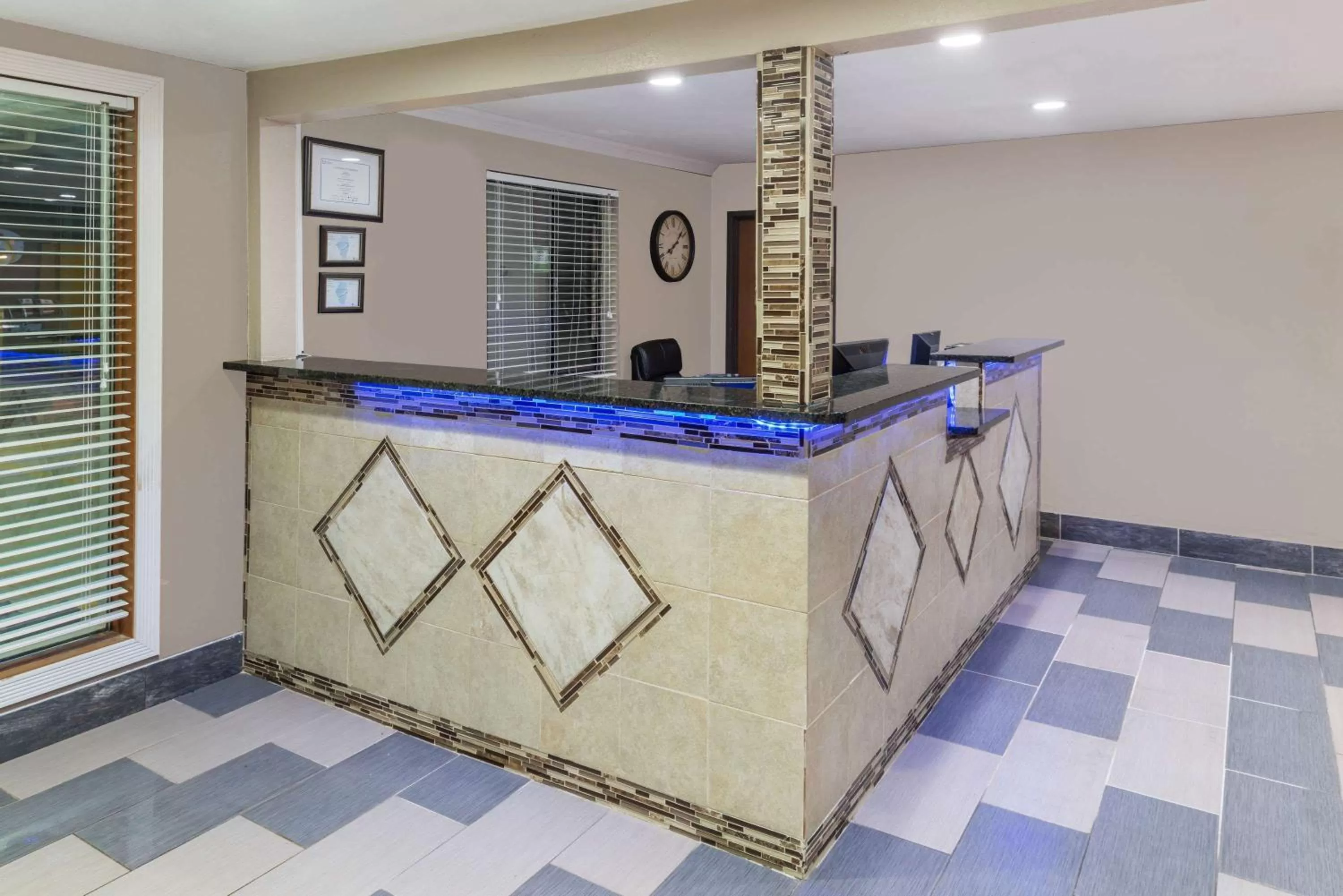 Lobby or reception in Super 8 by Wyndham Okawville