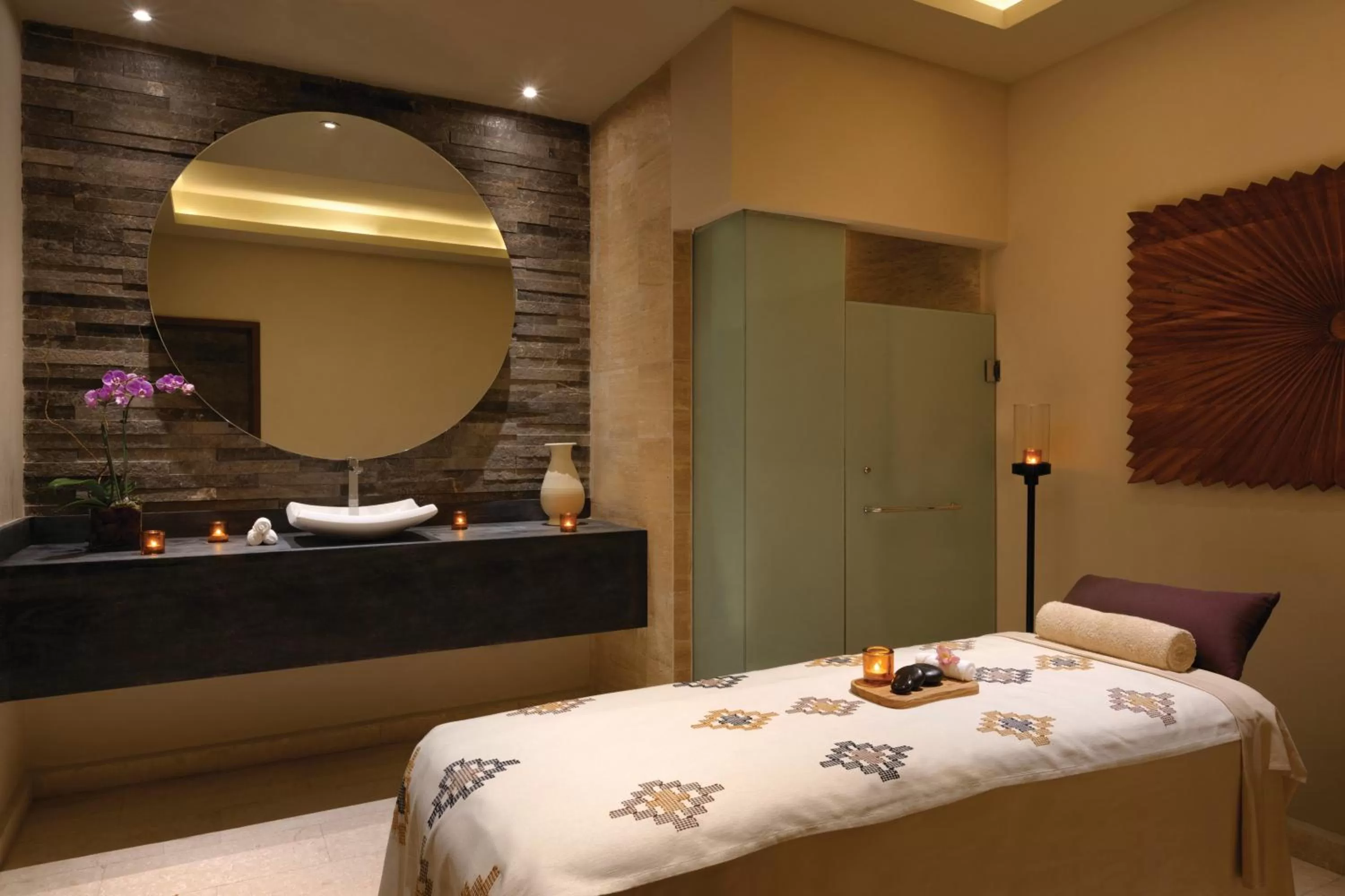 Massage, Bed in Hyatt Ziva Cancun All-Inclusive