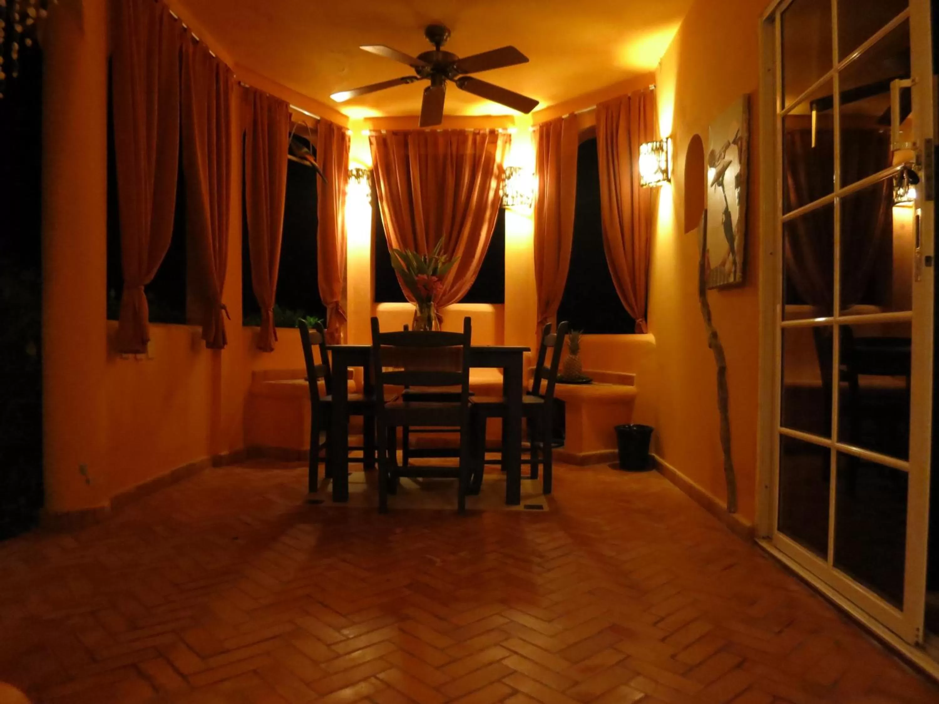Dining Area in Hotel - Residencial Madrugada