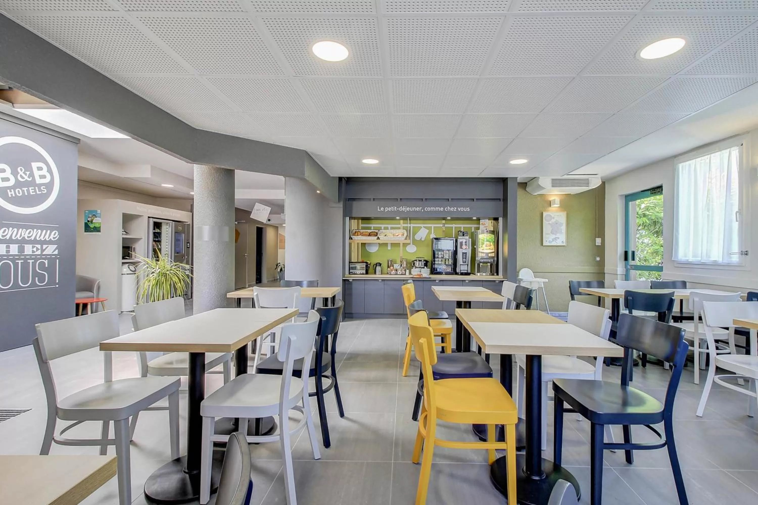 Buffet breakfast in B&B HOTEL BEAUNE Nord