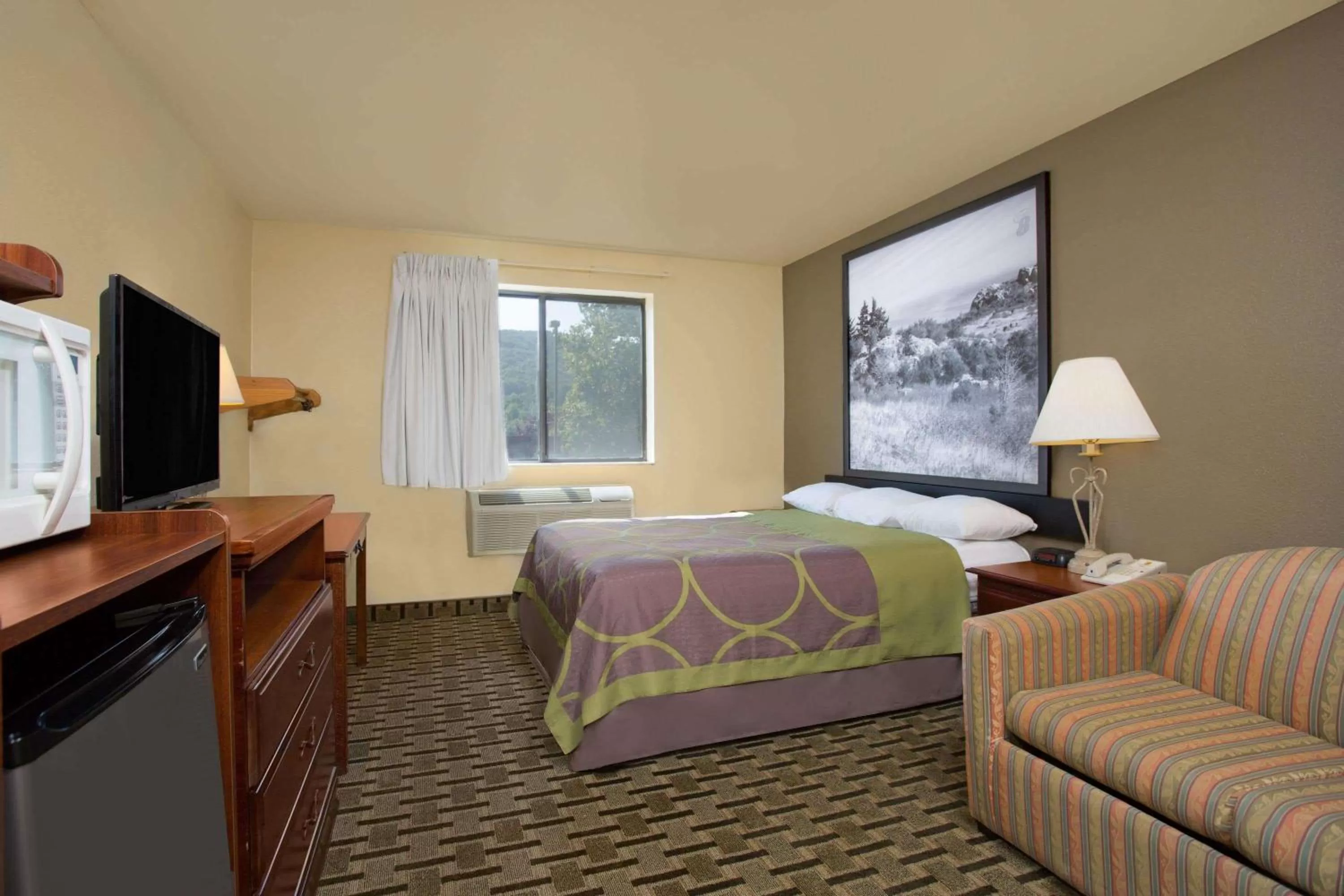 Photo of the whole room, Bed in Super 8 by Wyndham Lynchburg VA