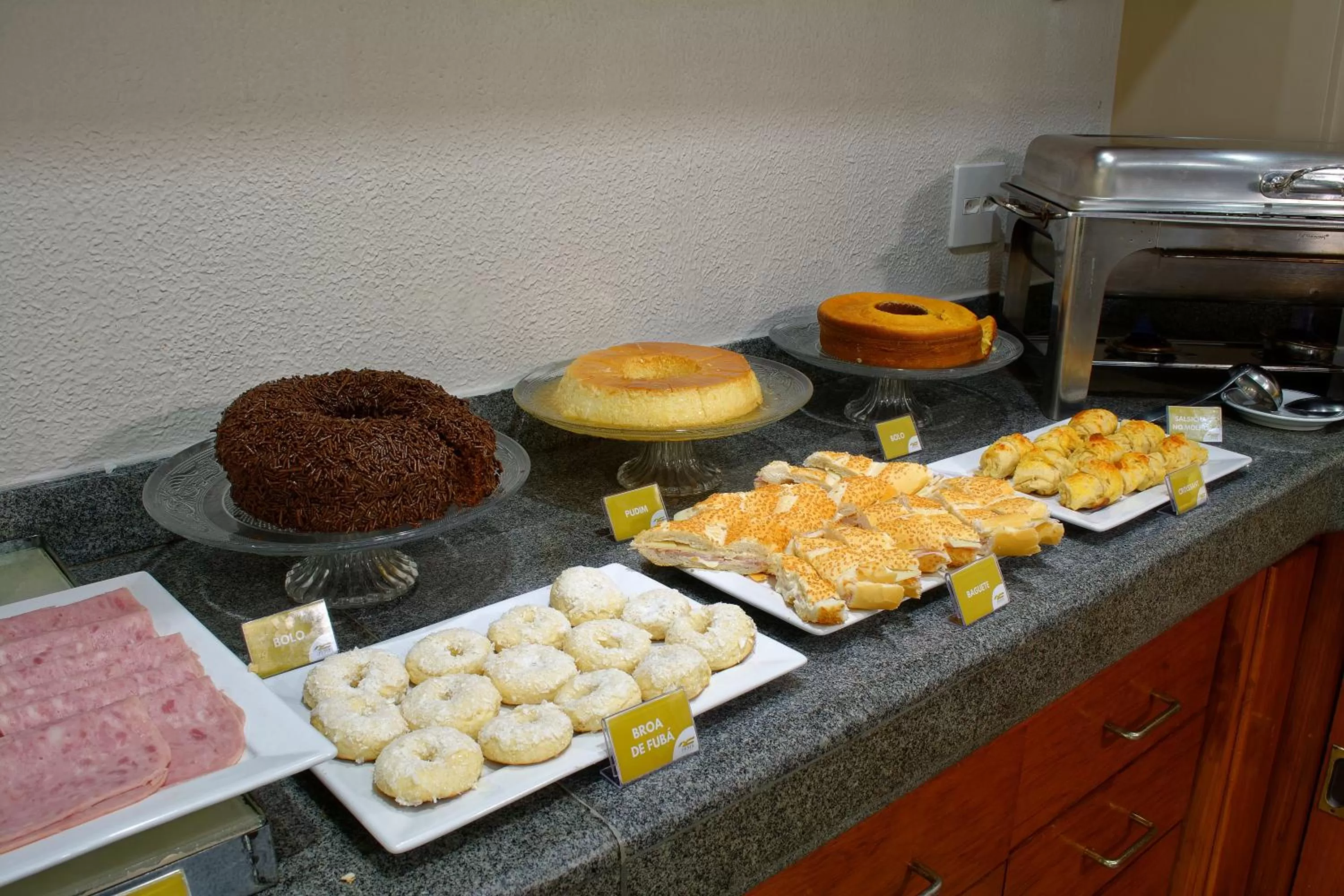 Breakfast in Fênix Hotel Limeira