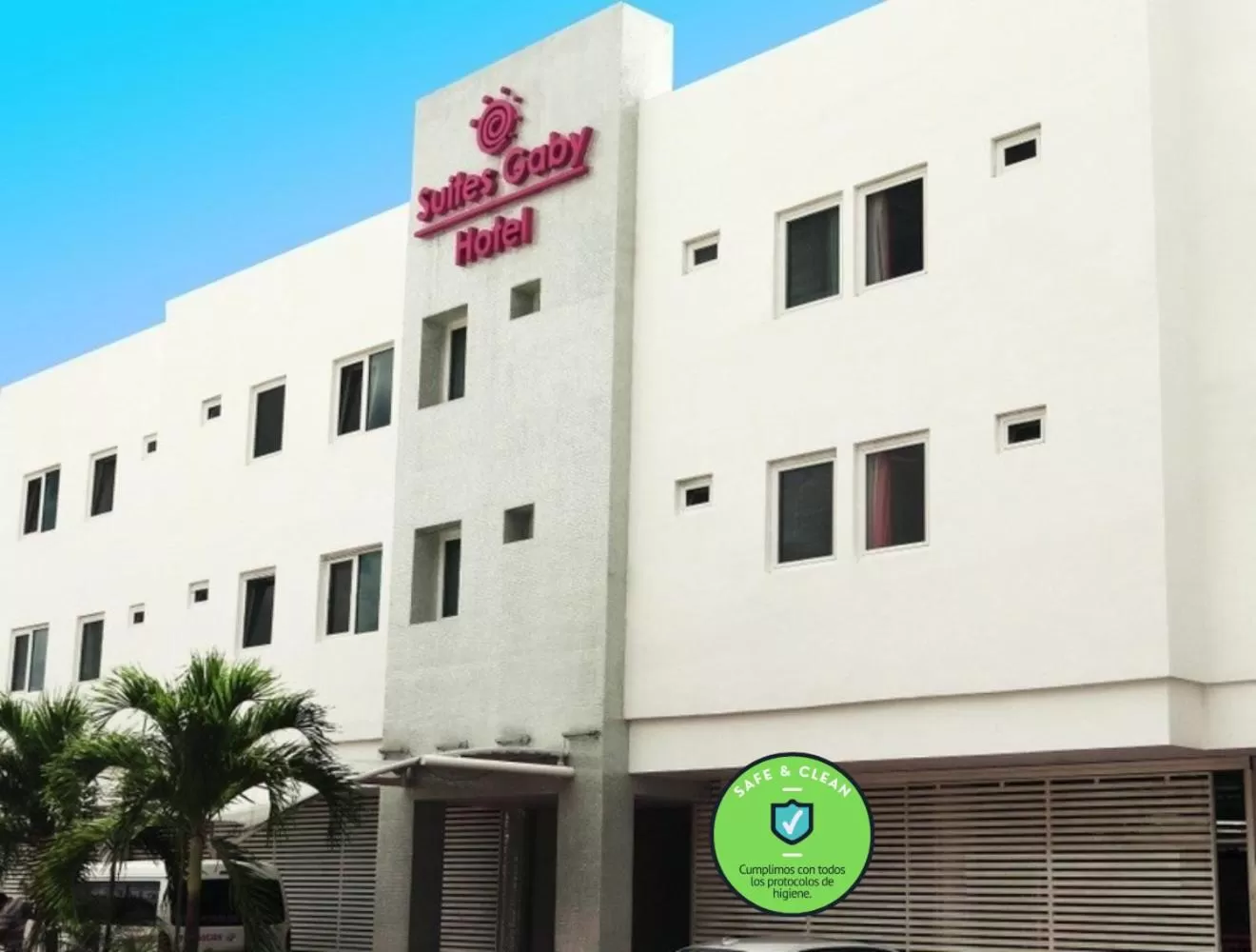 Facade/entrance in Suites Gaby Cancun