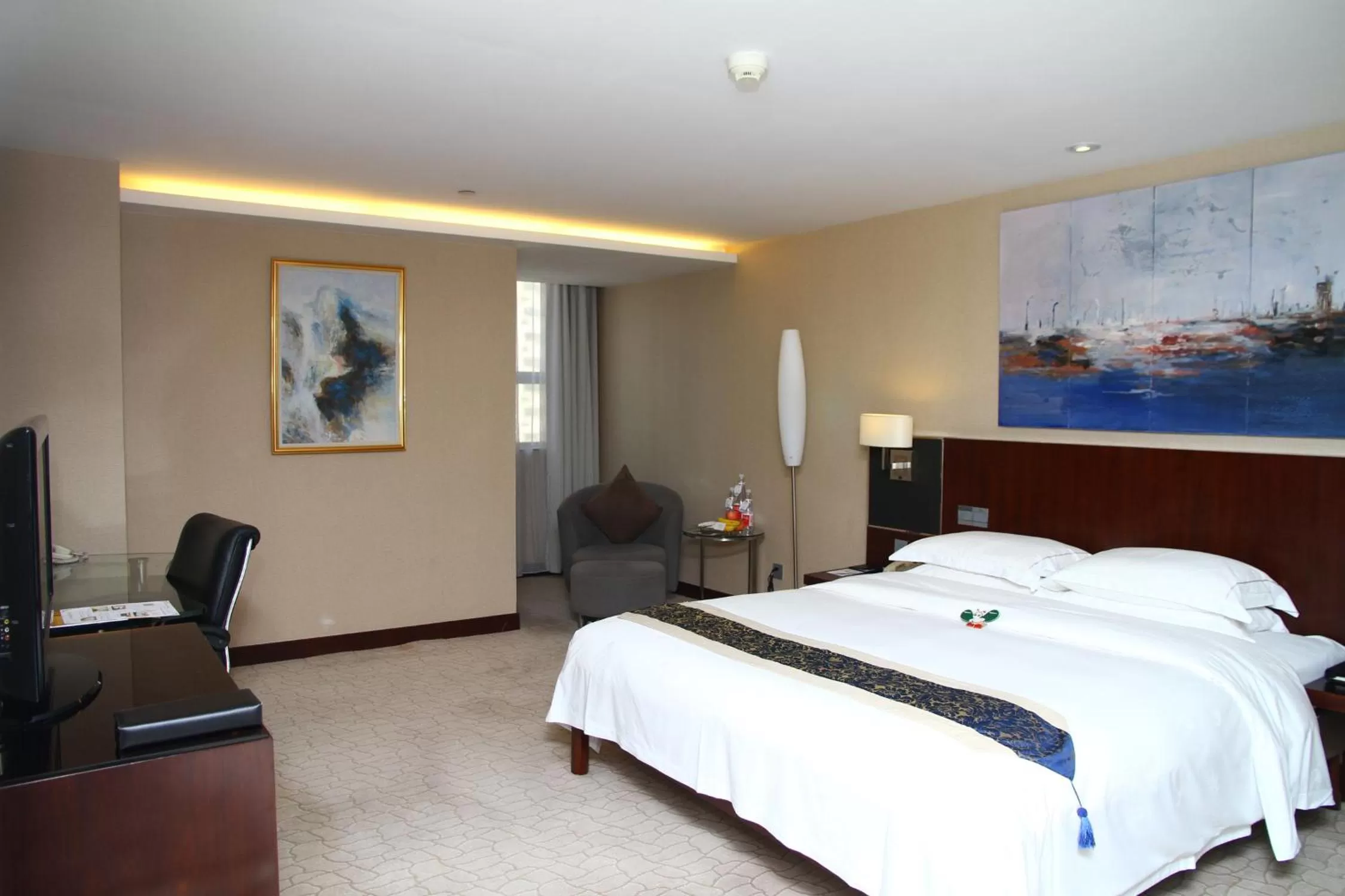 Bed in The Pavilion Century Tower (Huaqiang NorthBusiness Zone)