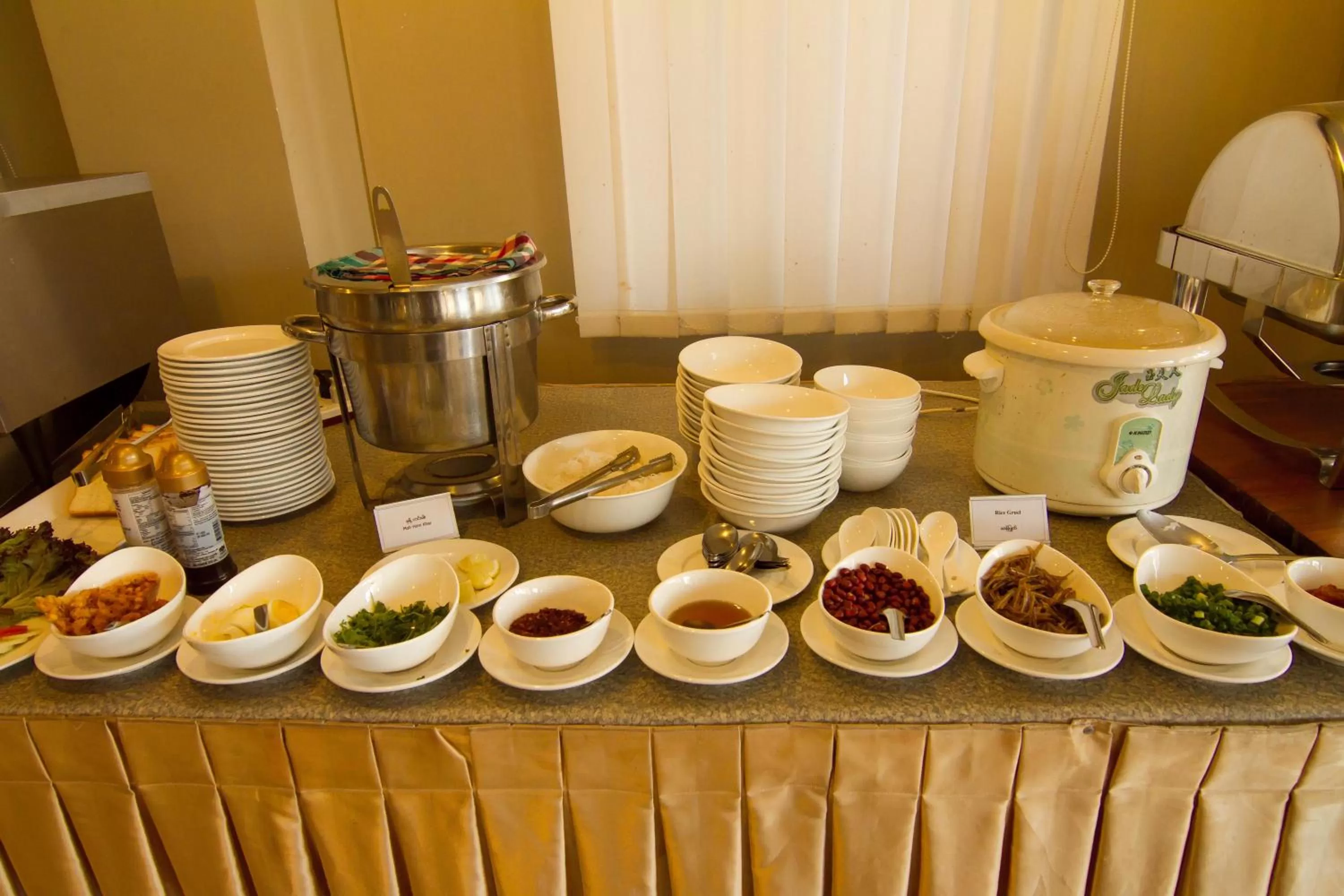 Restaurant/places to eat in Hotel Yankin