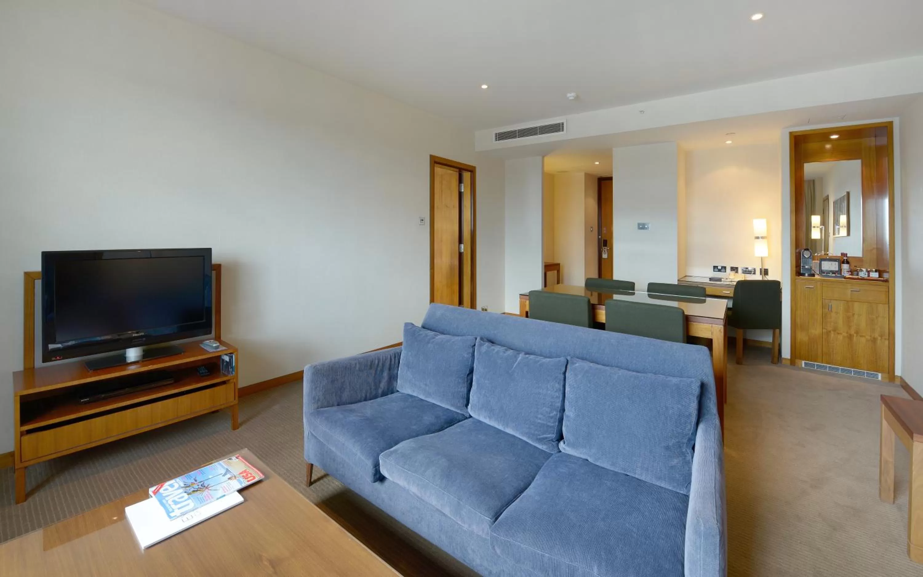 TV and multimedia in Canary Riverside Plaza Hotel