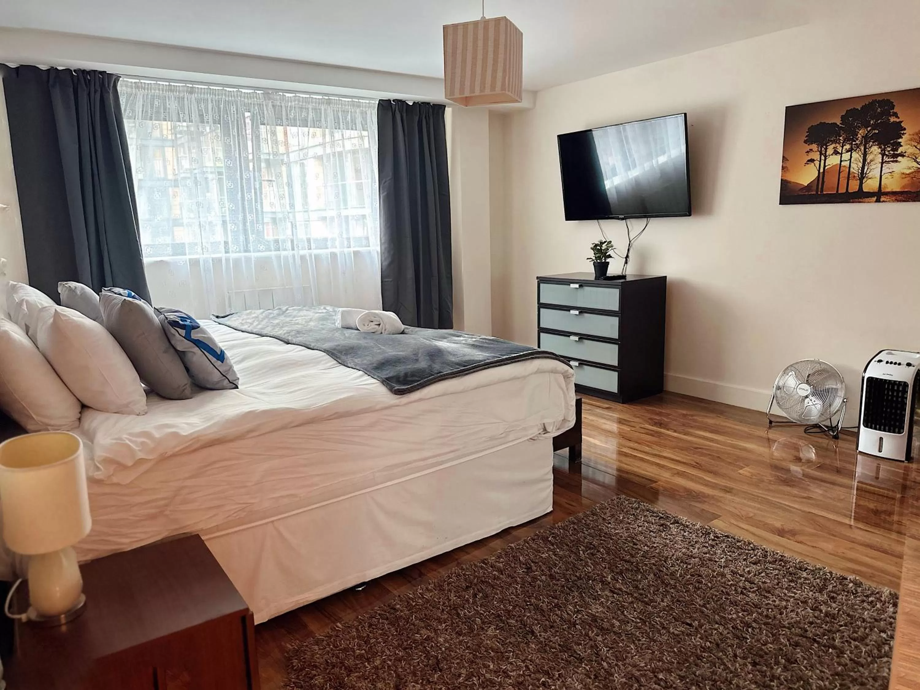 Bed in Canary Wharf - Luxury Apartments