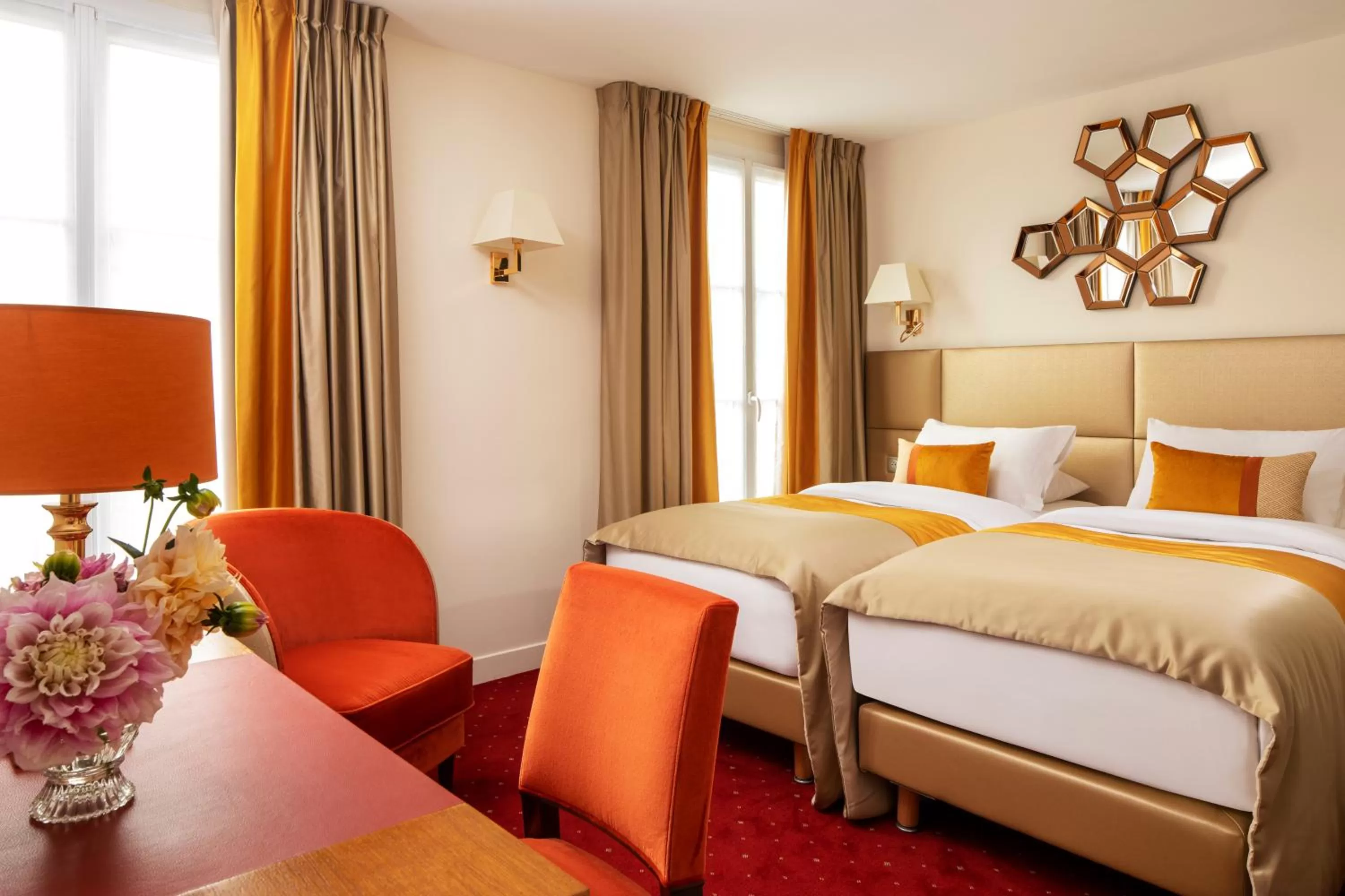 Bed in Hotel De Suede Saint Germain