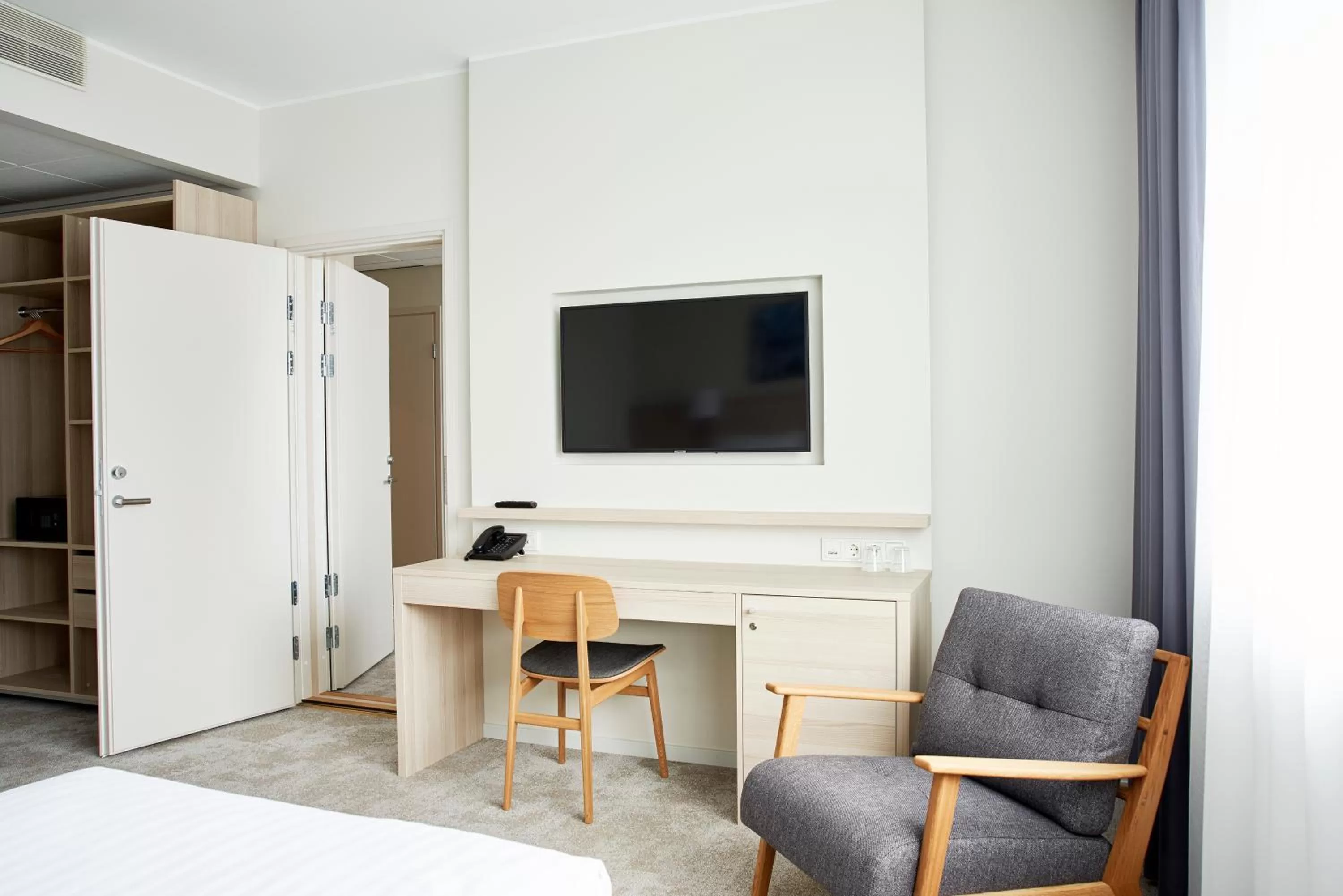 TV and multimedia, Bed in Tallink Spa & Conference Hotel