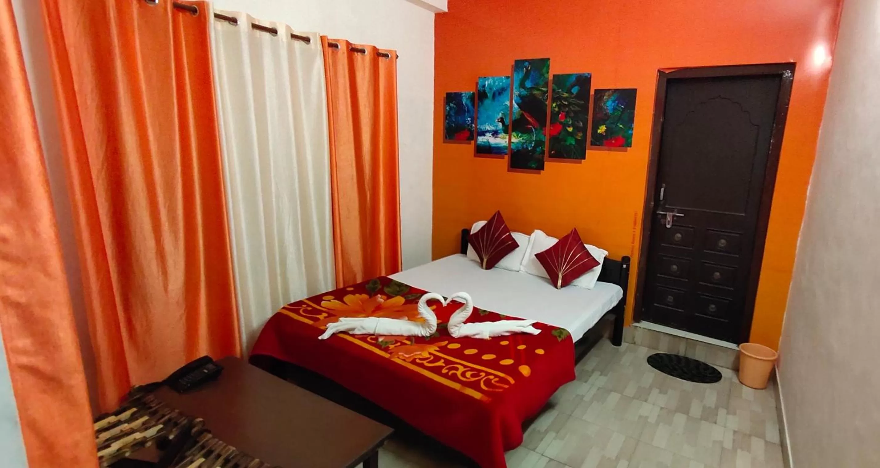 Bed in Haveli Taragarh Palace