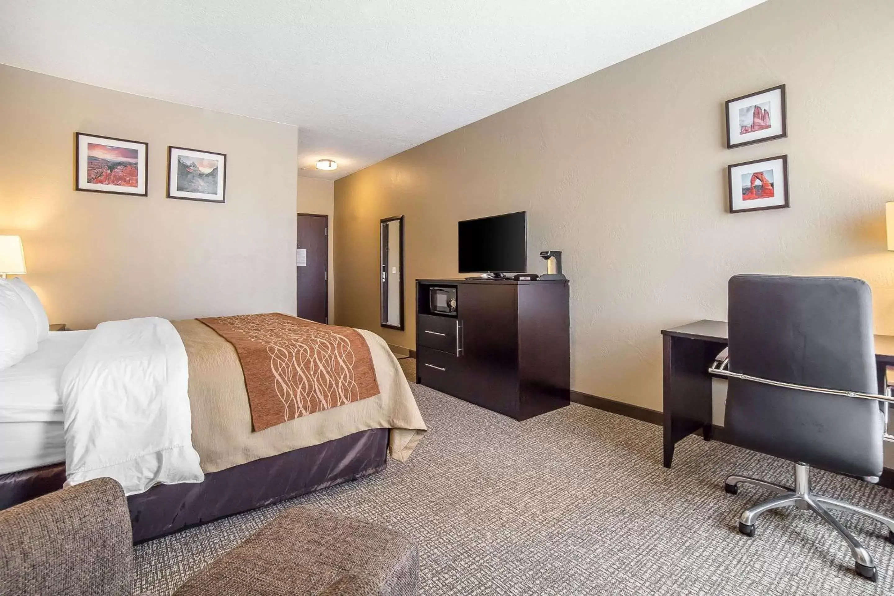 King Room - Non-Smoking in Comfort Inn & Suites Vernal - National Monument Area King Room - Non-Smoking in Comfort Inn & Suites Vernal - National Monument Area