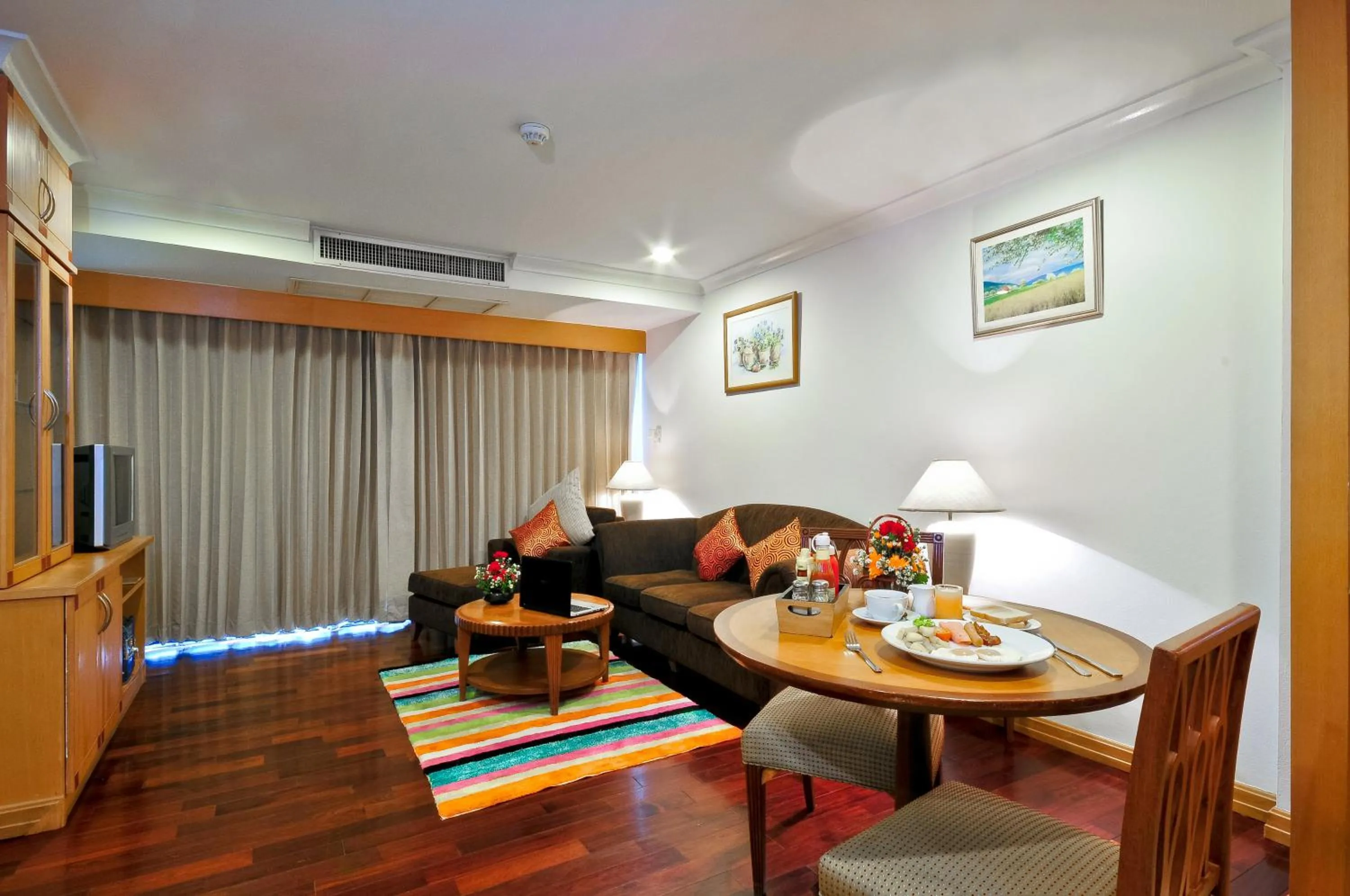 Living room in Admiral Suites Bangkok
