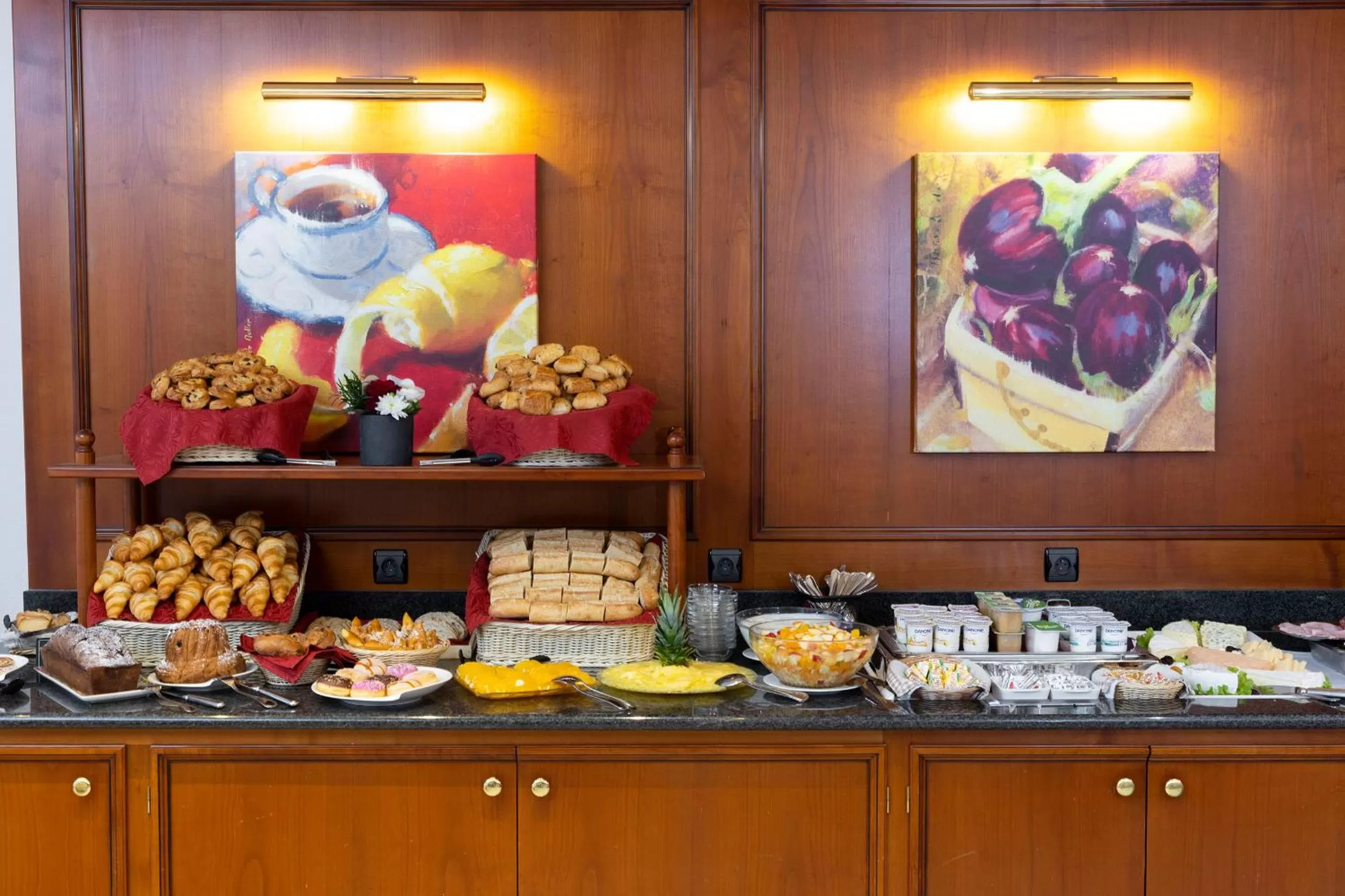 Buffet breakfast in Hotel Bristol