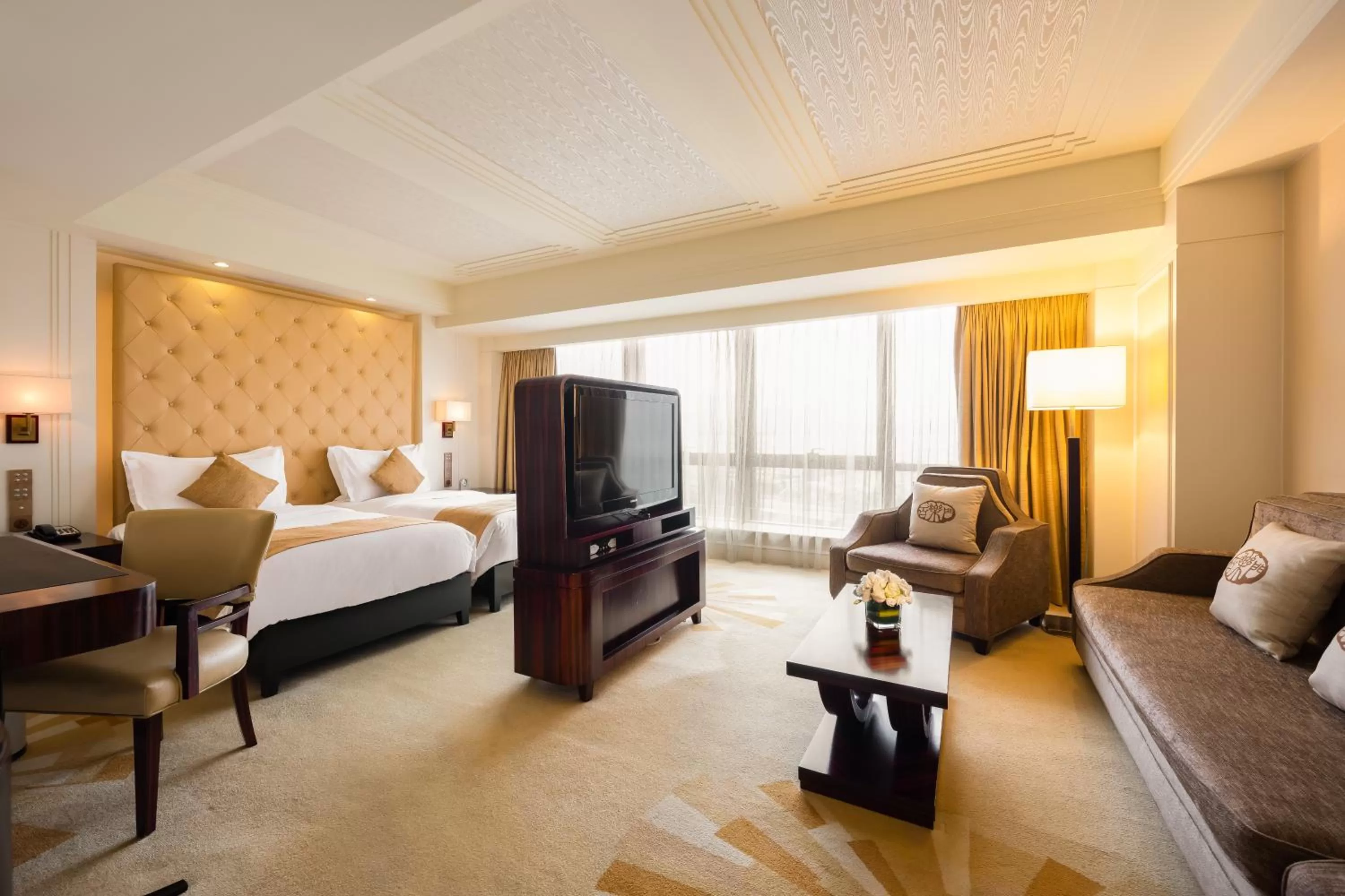 Bed in Paramount Gallery Hotel