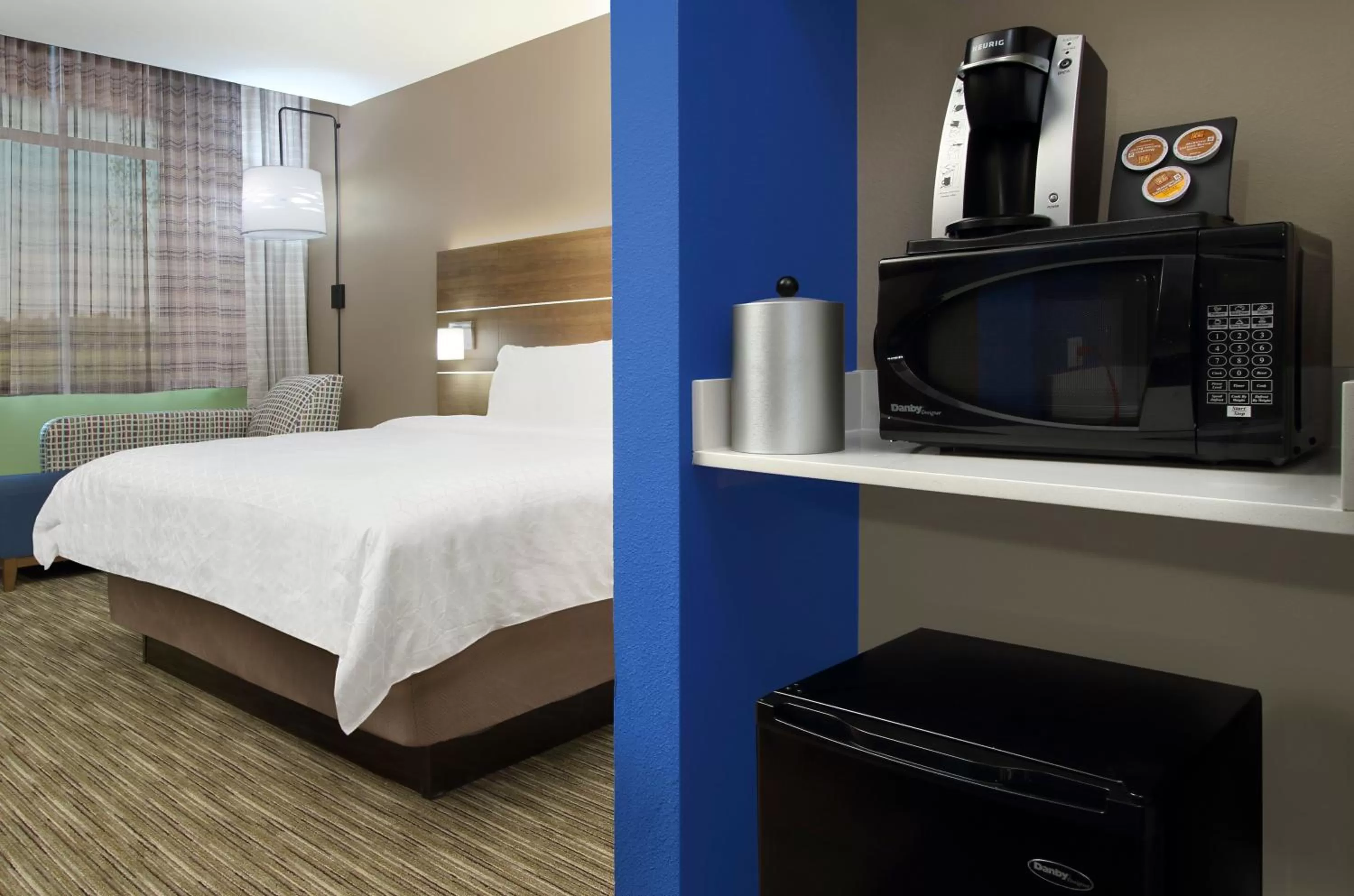 Photo of the whole room, Bed in Holiday Inn Express & Suites Dallas Frisco NW Toyota Stdm by IHG
