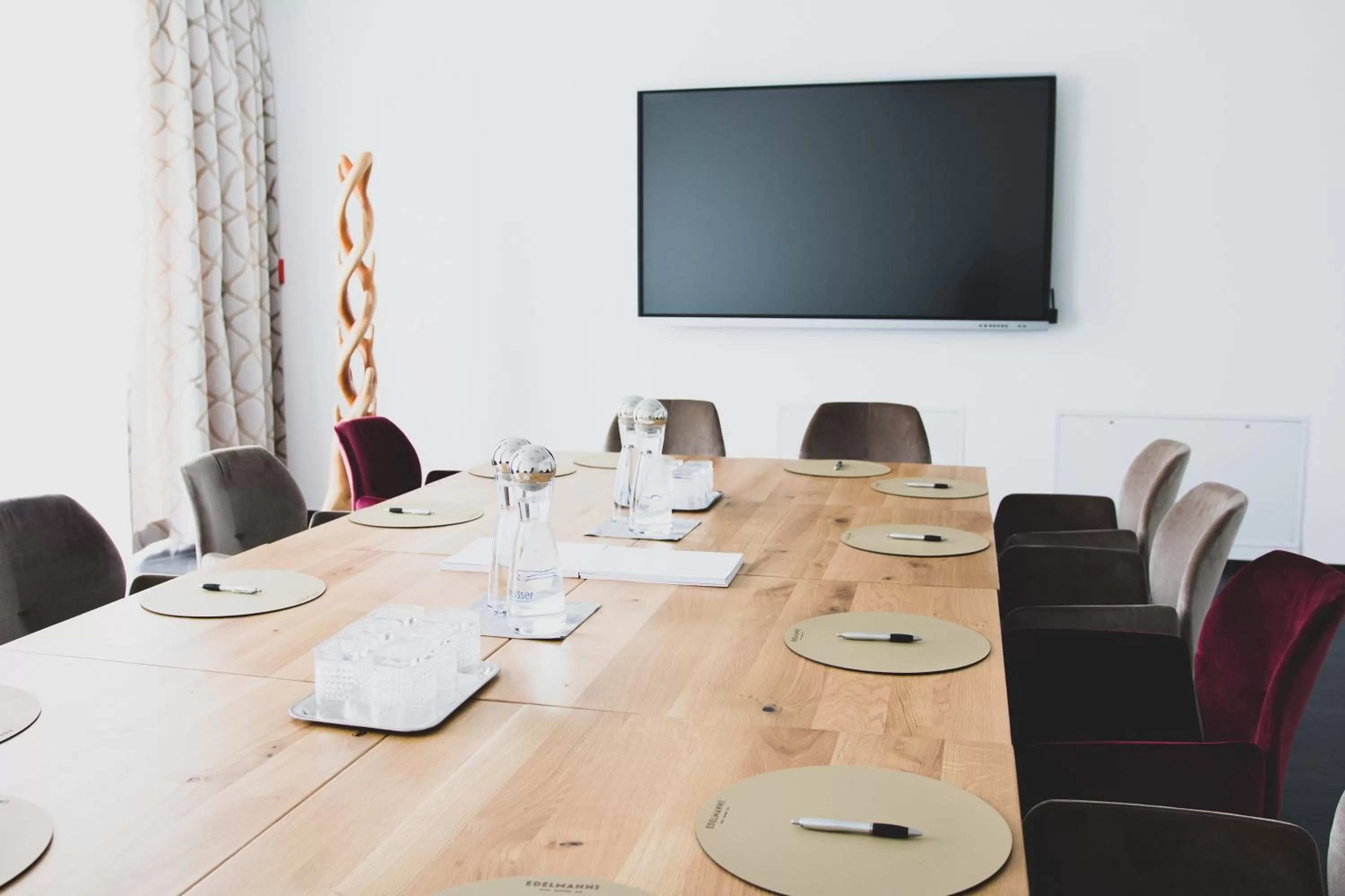 Meeting/conference room, Restaurant/Places to Eat in EDELMANNs Hotel