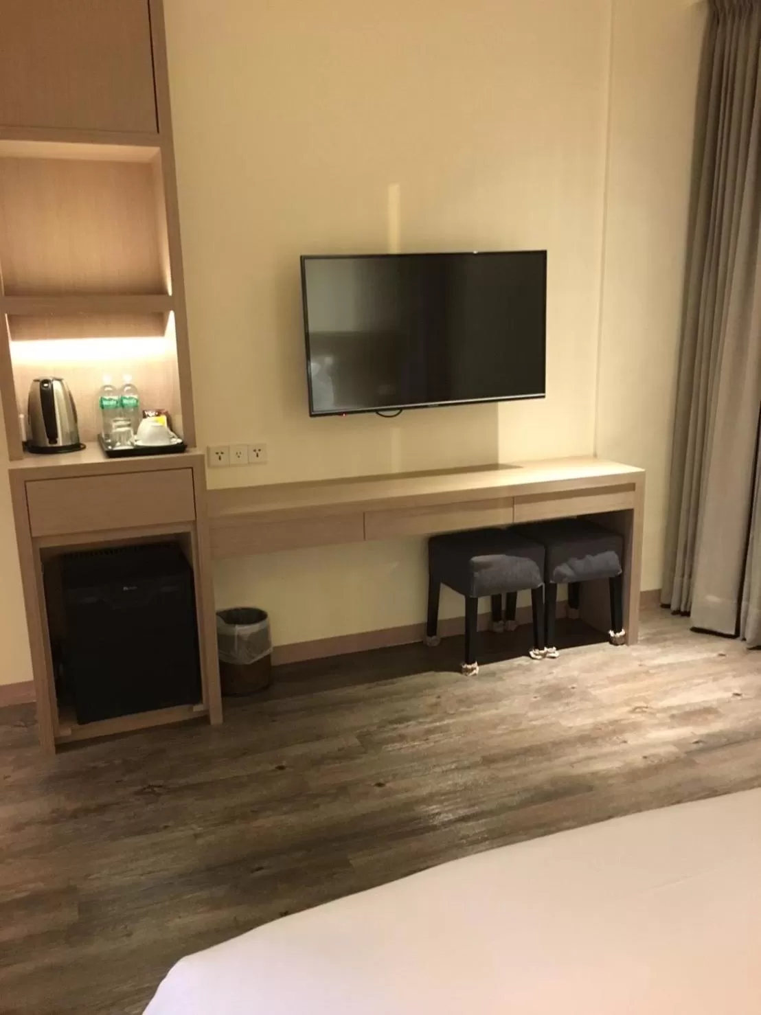 TV/Entertainment Center in 26 Inn