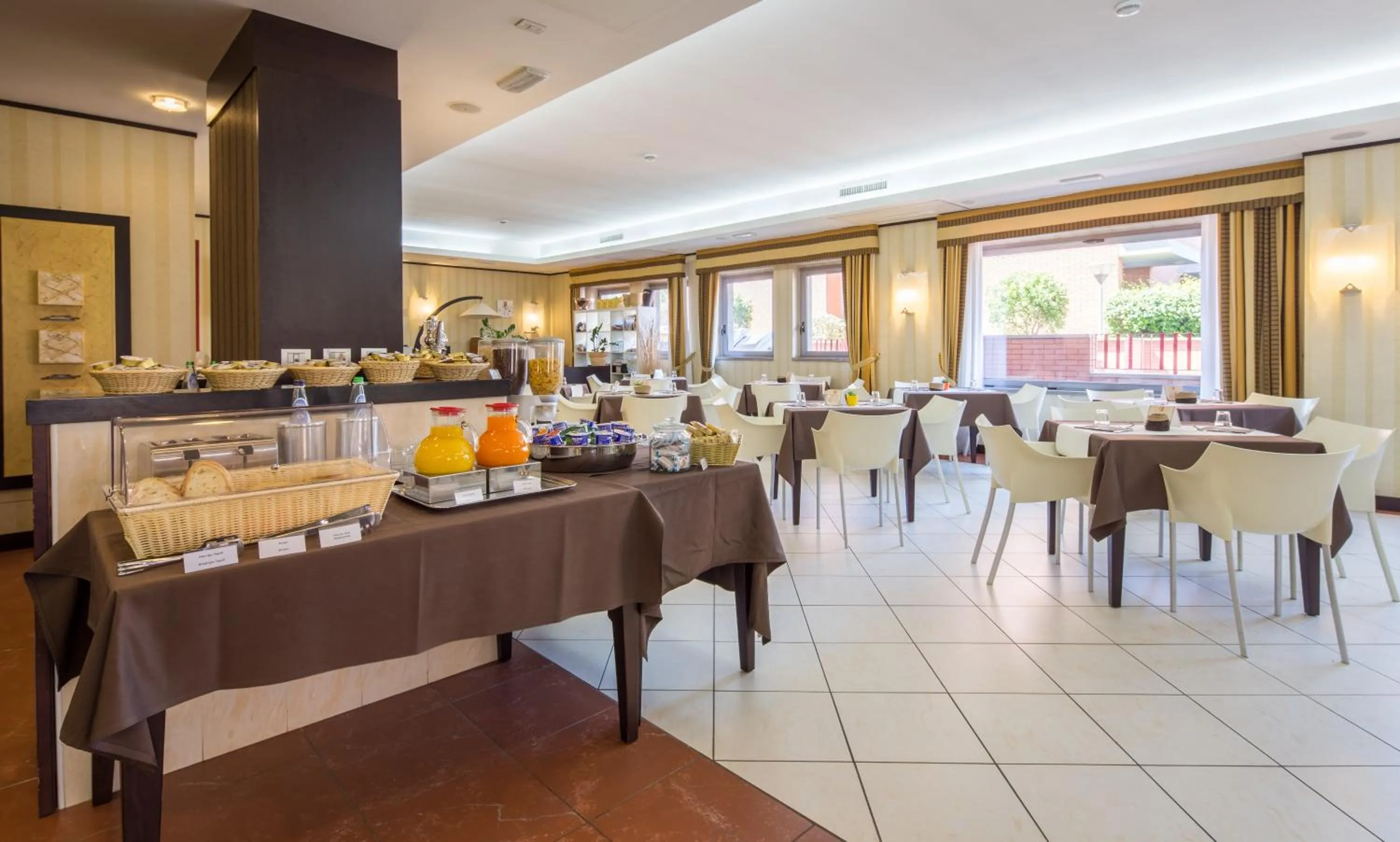 Restaurant/places to eat in Best Western Hotel I Triangoli